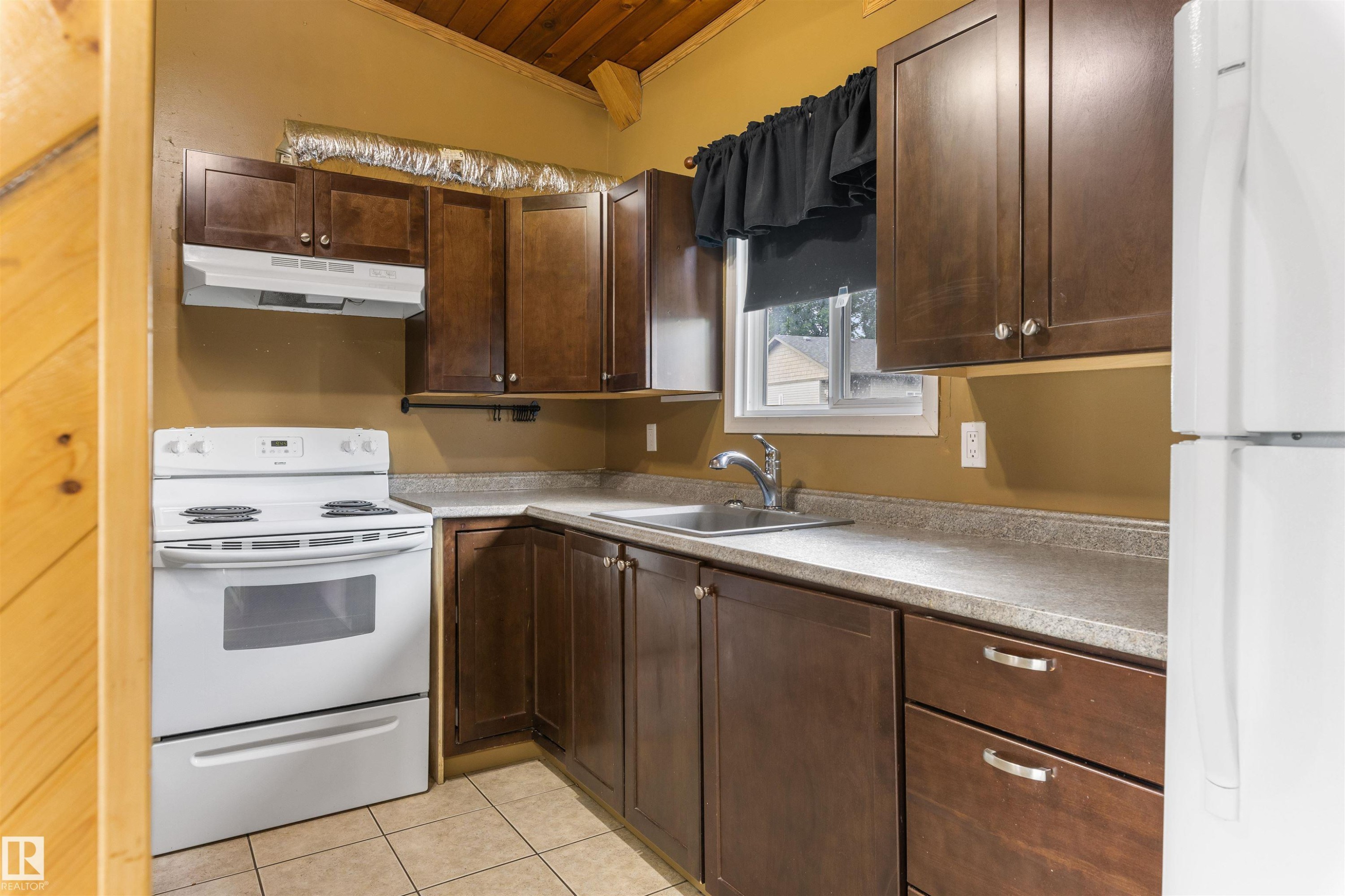 11 Northwoods Village, Edmonton, AB