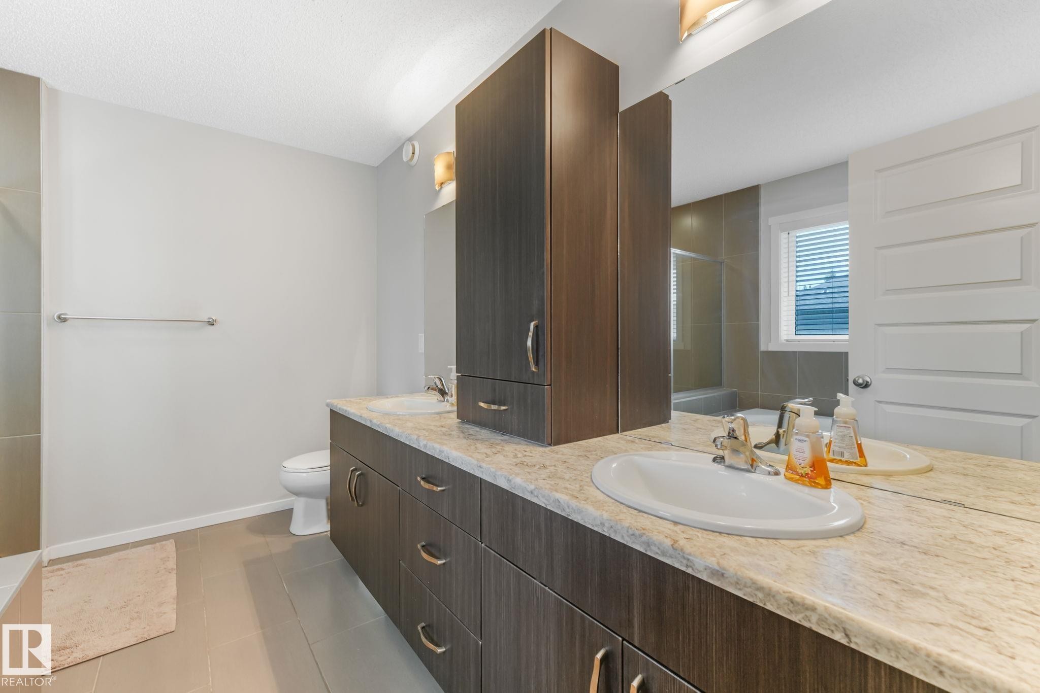 20741 98A Avenue, Edmonton, AB