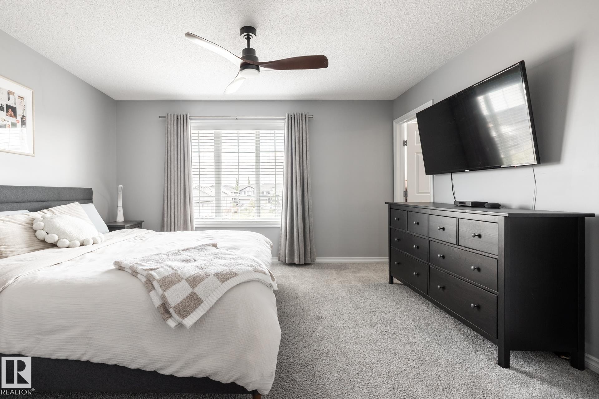 with WI closet and 4 PC ensuite - 55 20 Augustine Crescent, Sherwood Park, AB