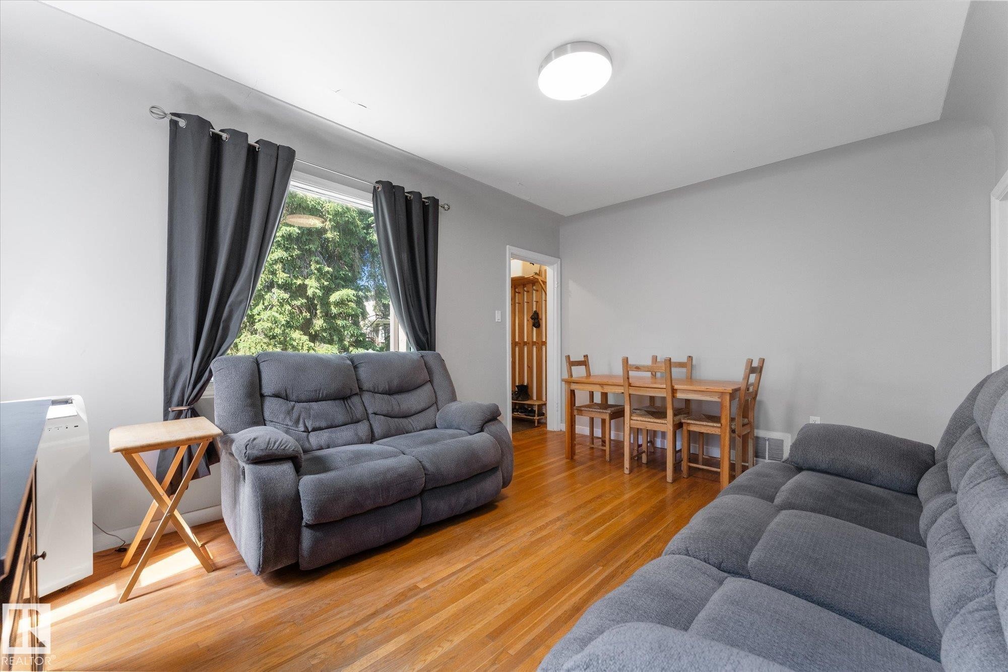11727 129 Street Nw, Edmonton, AB - Indoor Photo Showing Living Room
