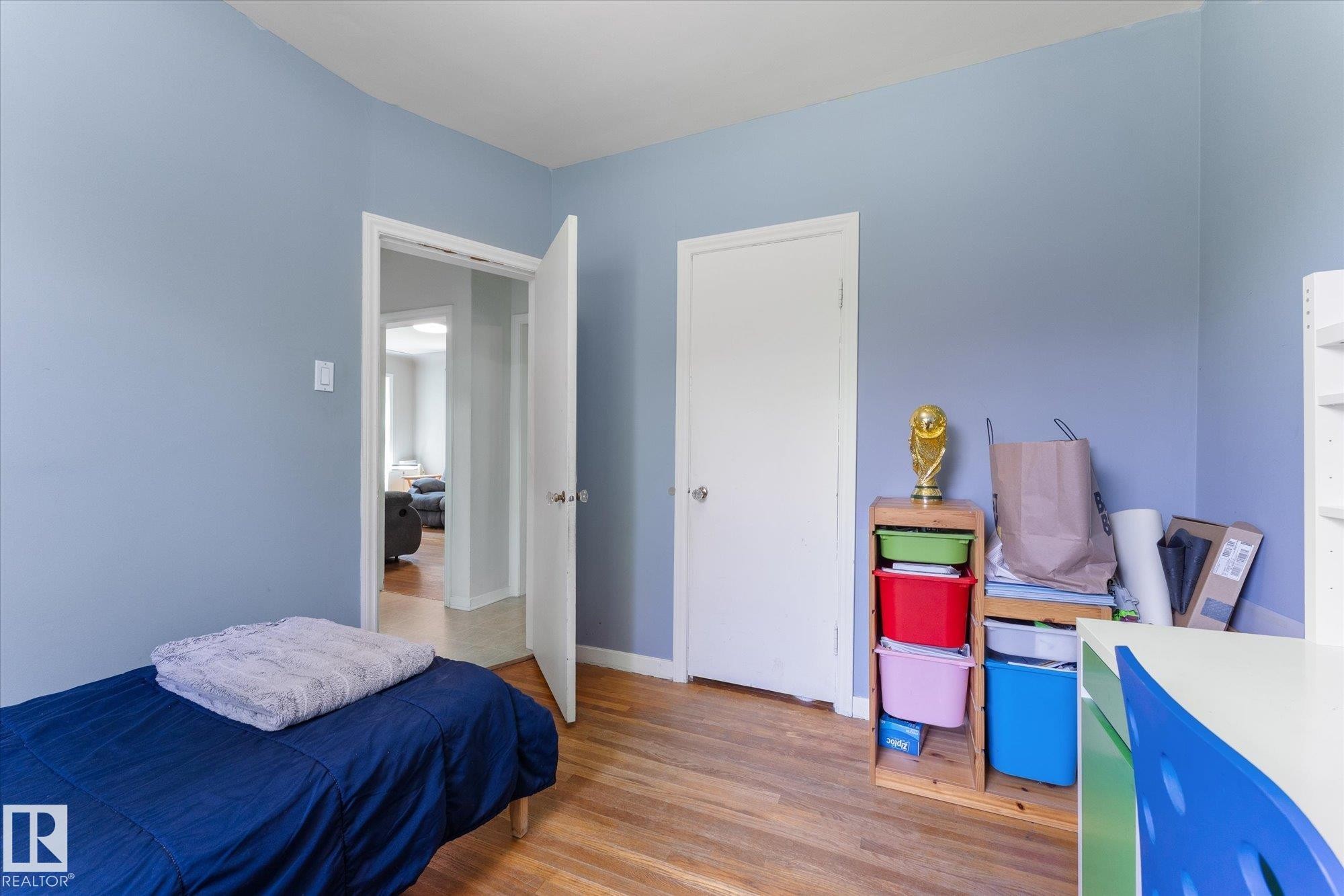 11727 129 Street Nw, Edmonton, AB - Indoor Photo Showing Bedroom