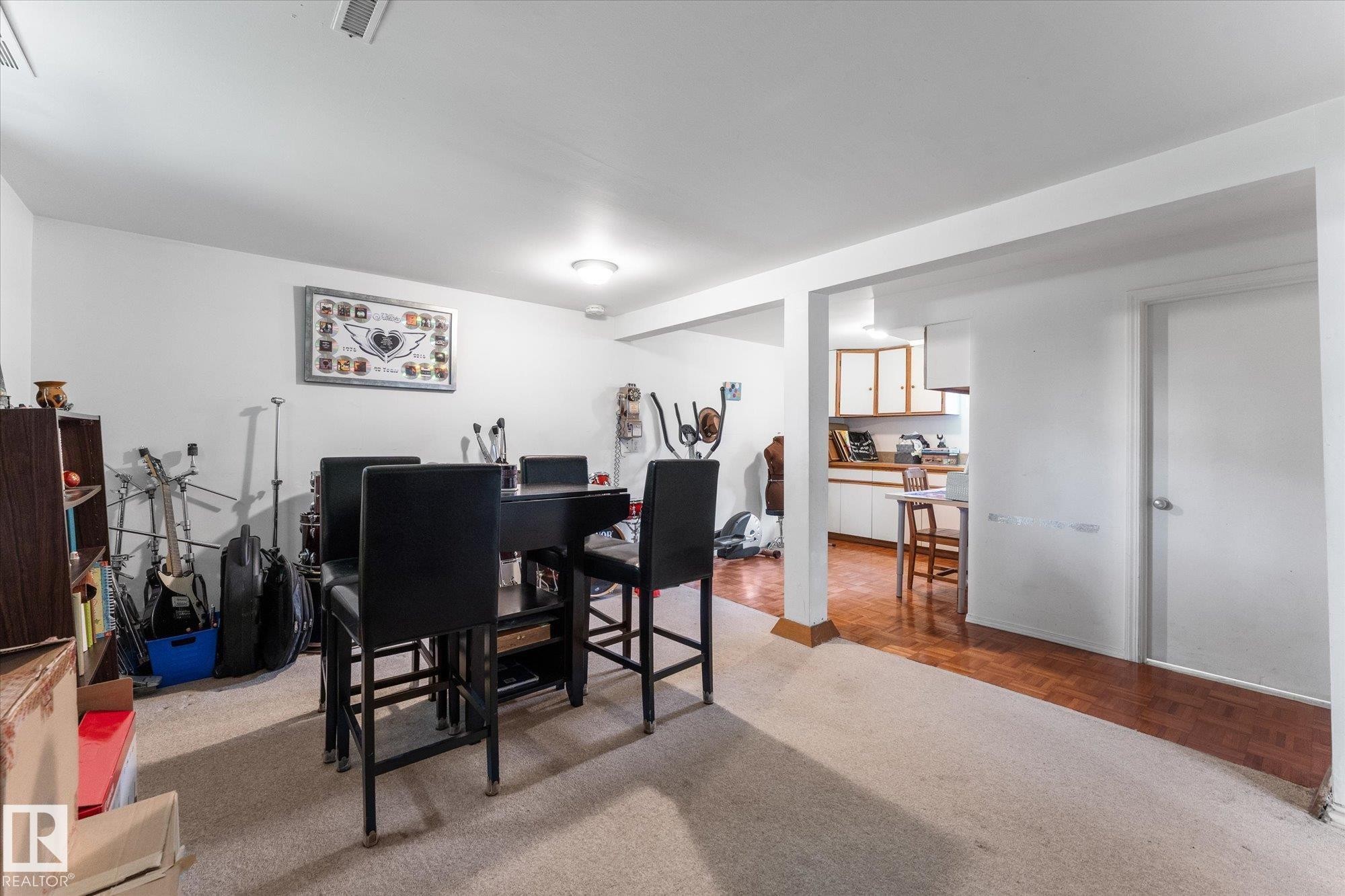 11727 129 Street Nw, Edmonton, AB - Indoor