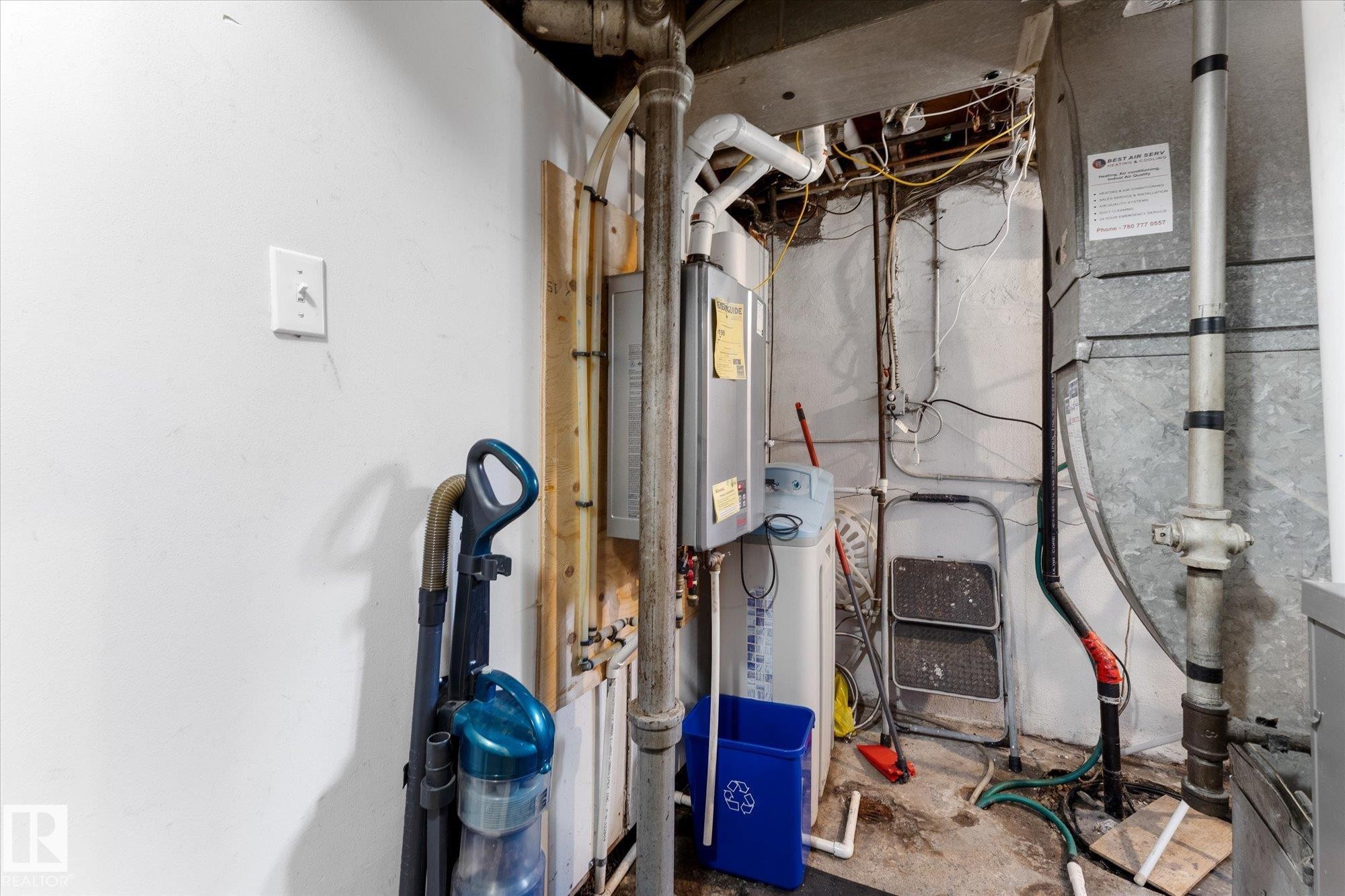 11727 129 Street Nw, Edmonton, AB - Indoor Photo Showing Other Room