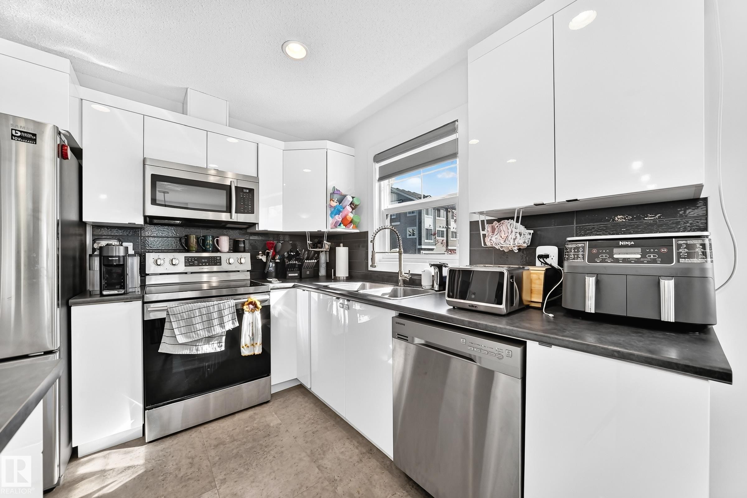 76 330 Bulyea Road, Edmonton, AB