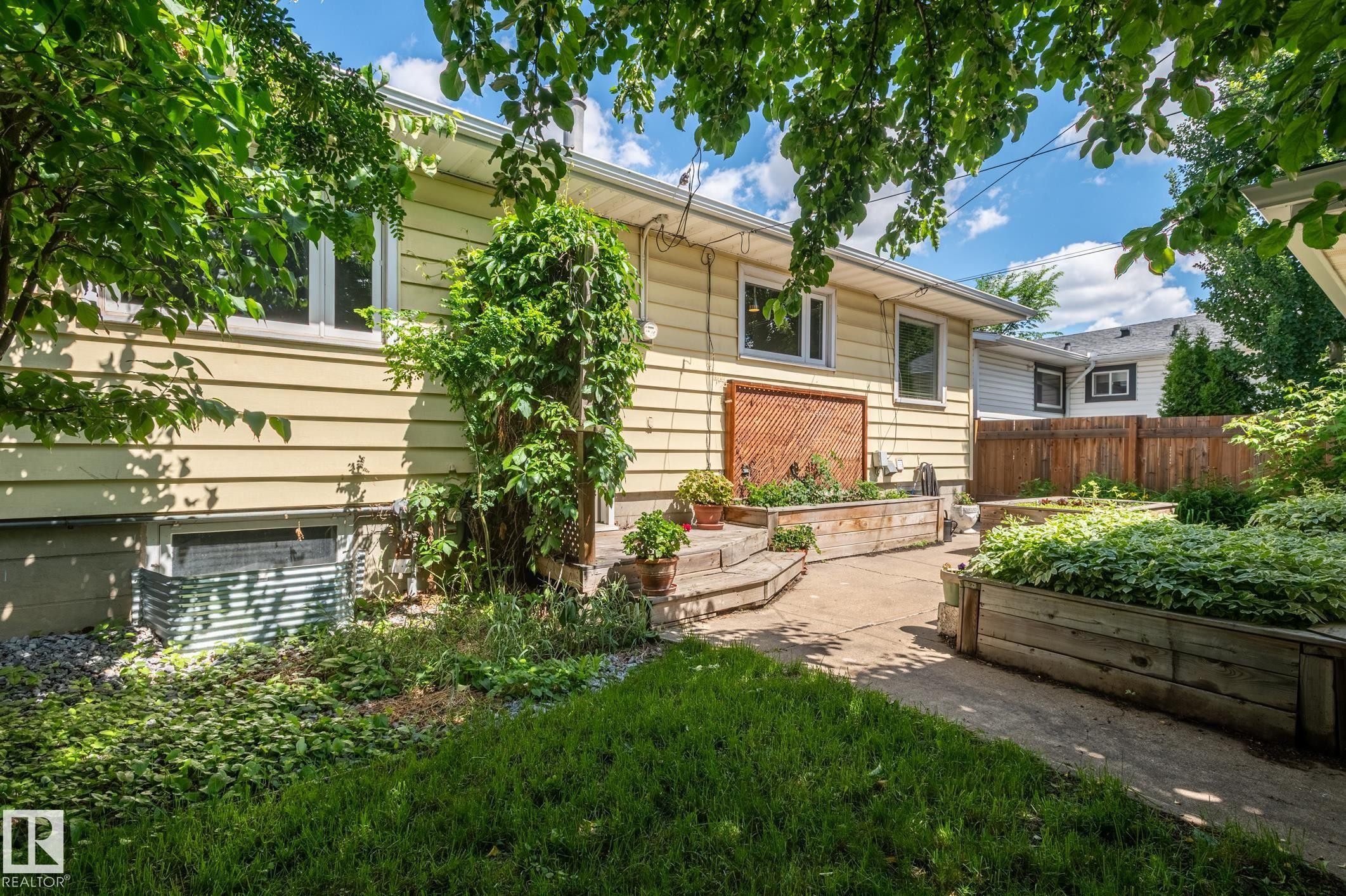14643 88 Avenue, Edmonton, AB