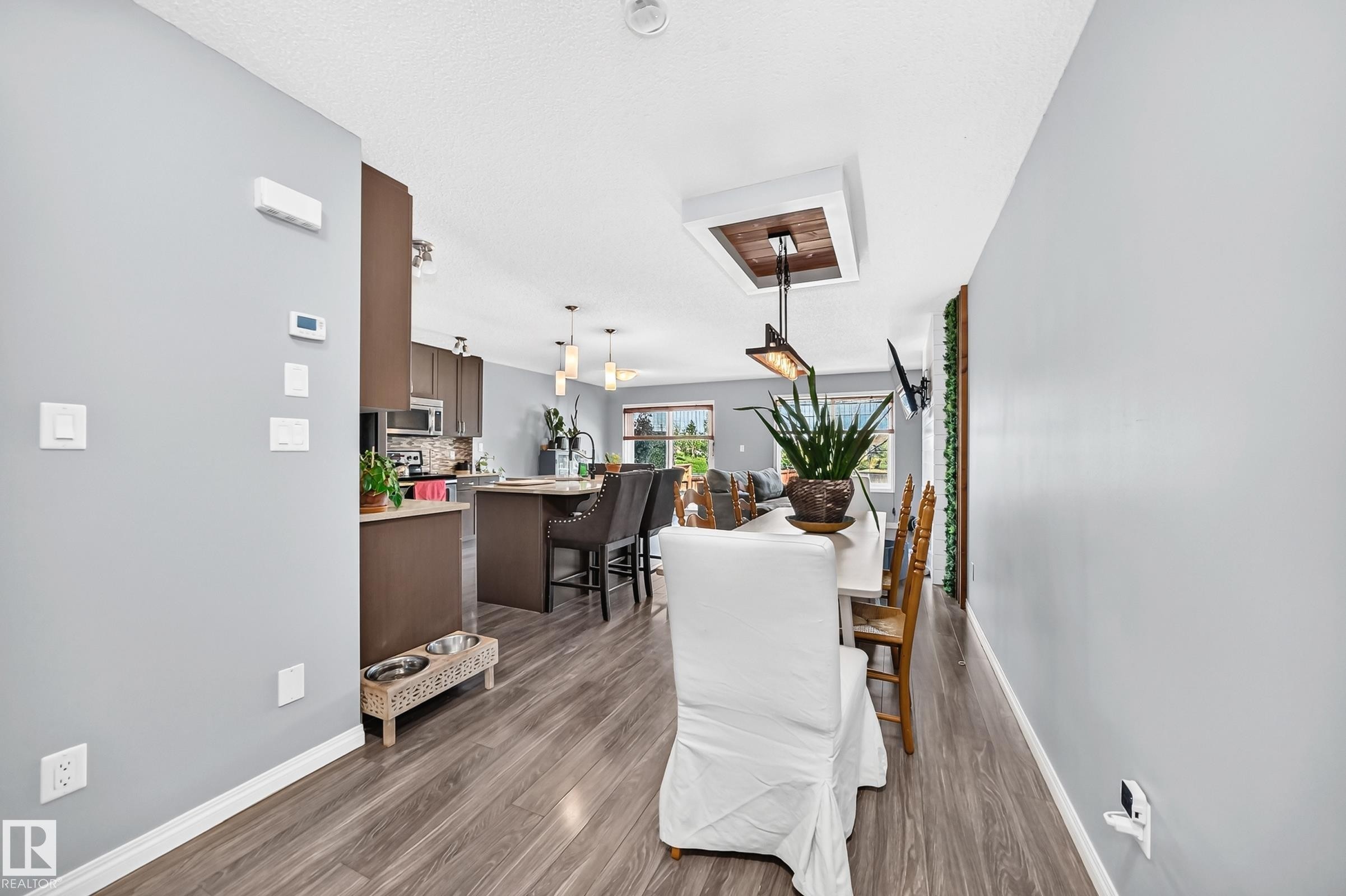2305 68 Street Sw, Edmonton, AB - Indoor Photo Showing Other Room