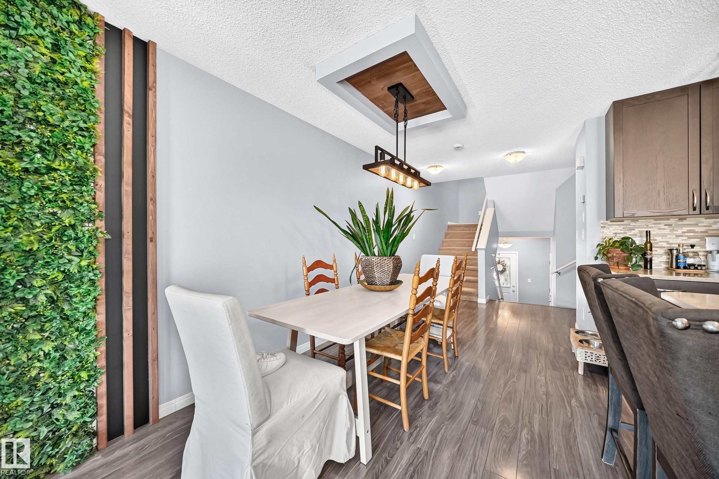 2305 68 Street Sw, Edmonton, AB - Indoor Photo Showing Dining Room