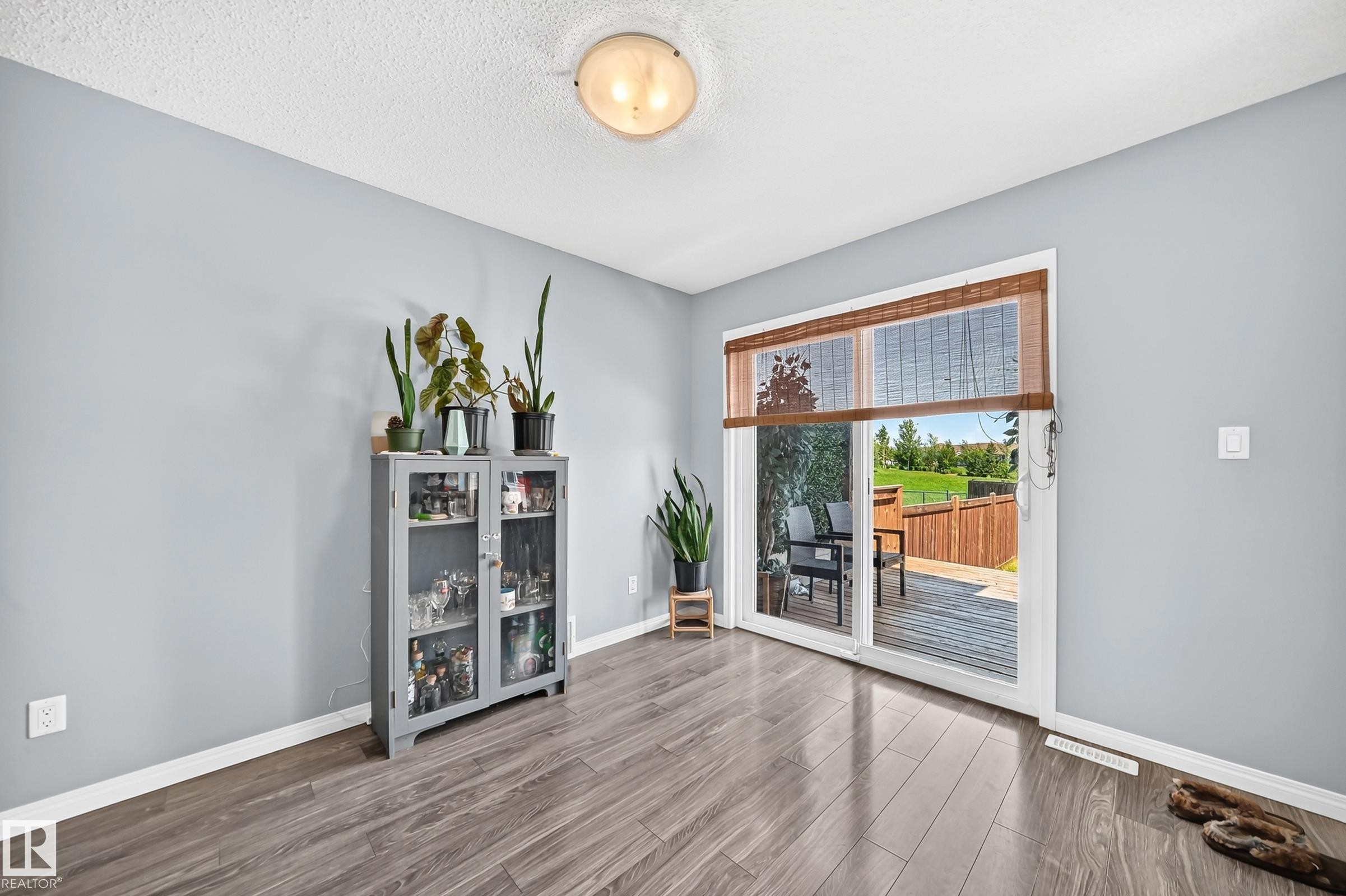 2305 68 Street Sw, Edmonton, AB - Indoor Photo Showing Other Room