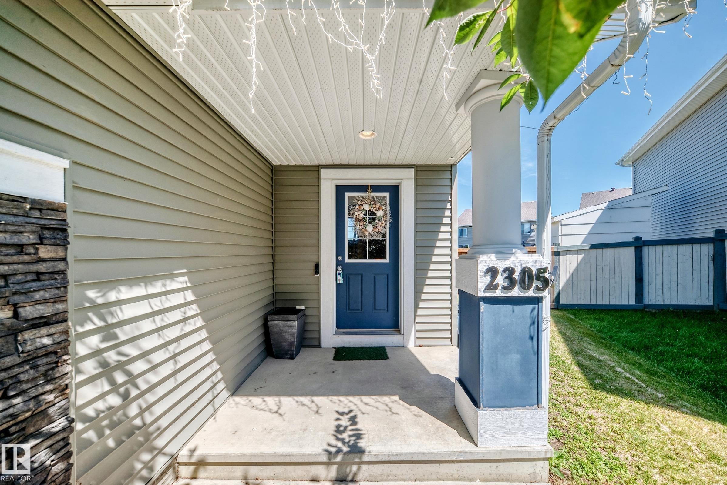 2305 68 Street Sw, Edmonton, AB - Outdoor