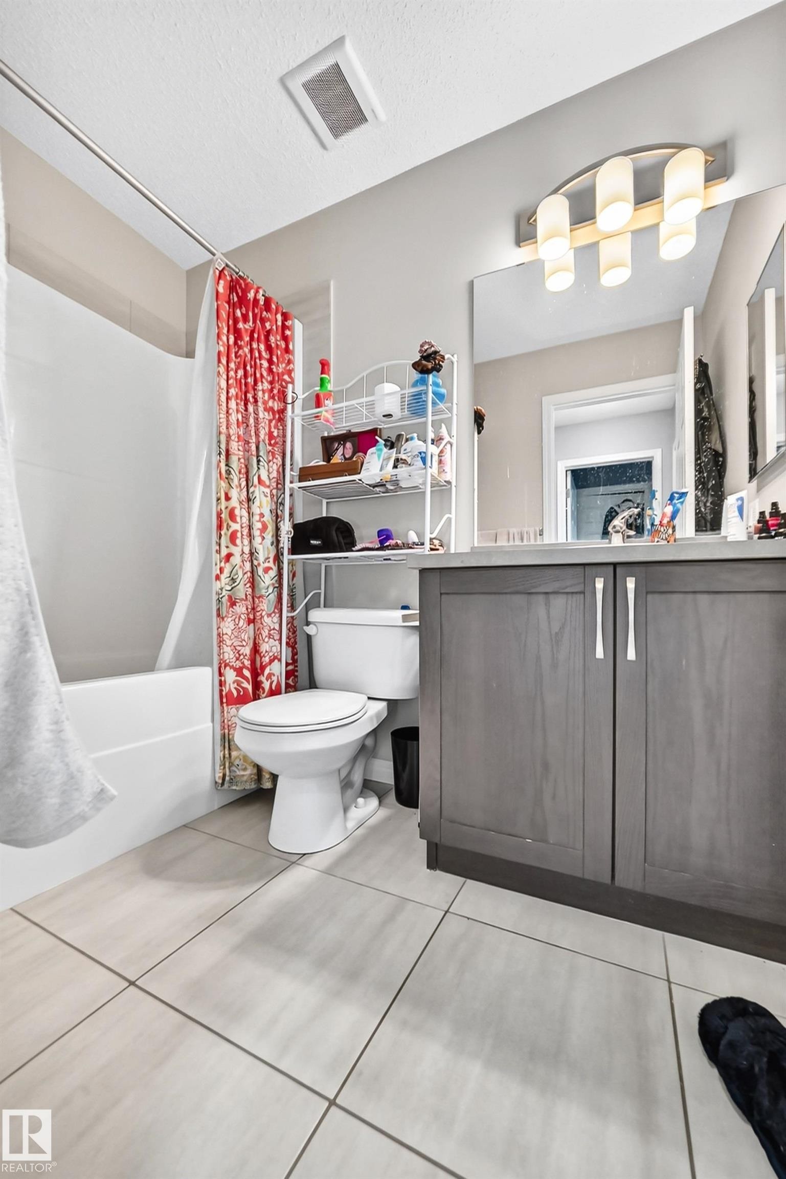 2305 68 Street Sw, Edmonton, AB - Indoor Photo Showing Bathroom
