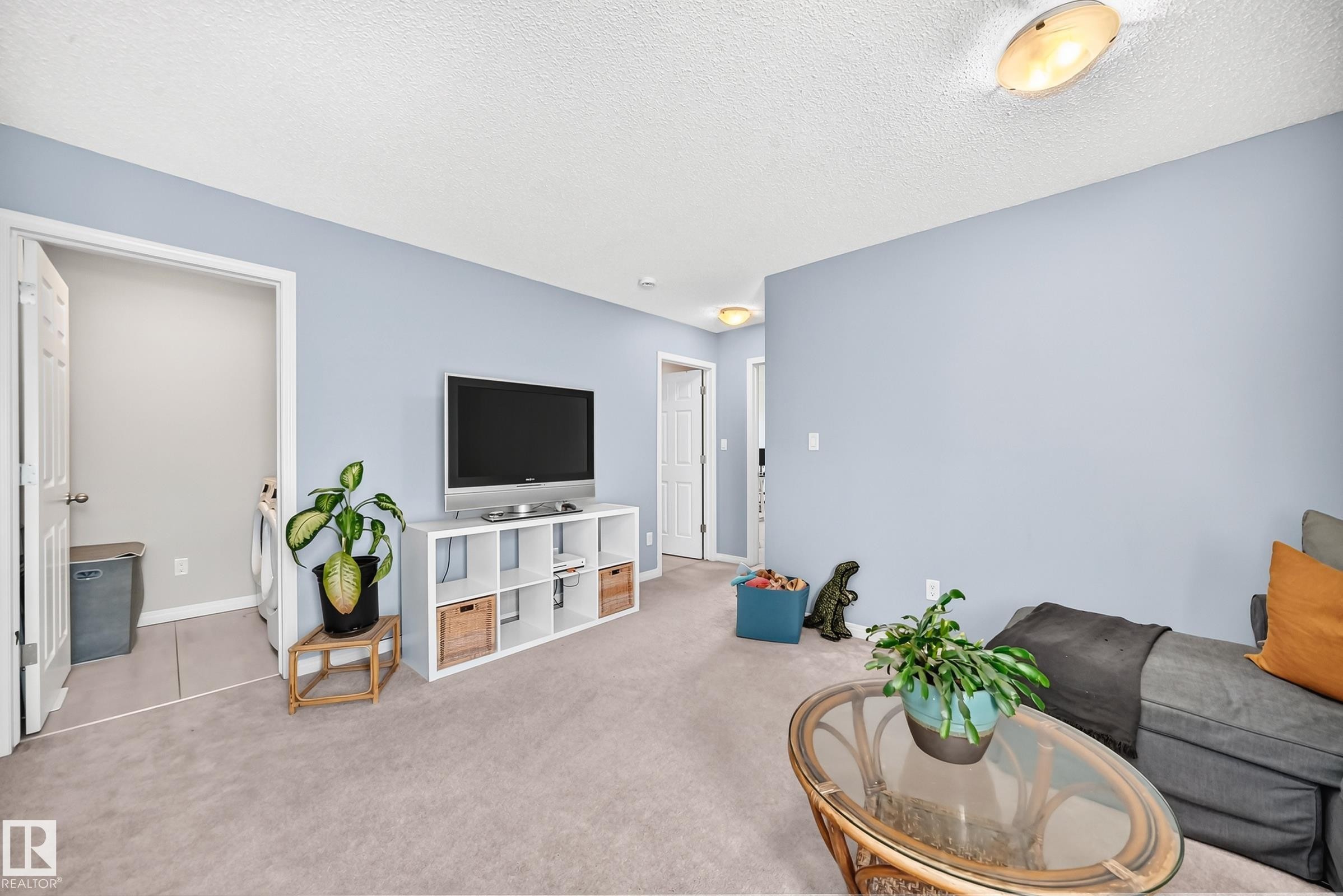 2305 68 Street Sw, Edmonton, AB - Indoor Photo Showing Dining Room