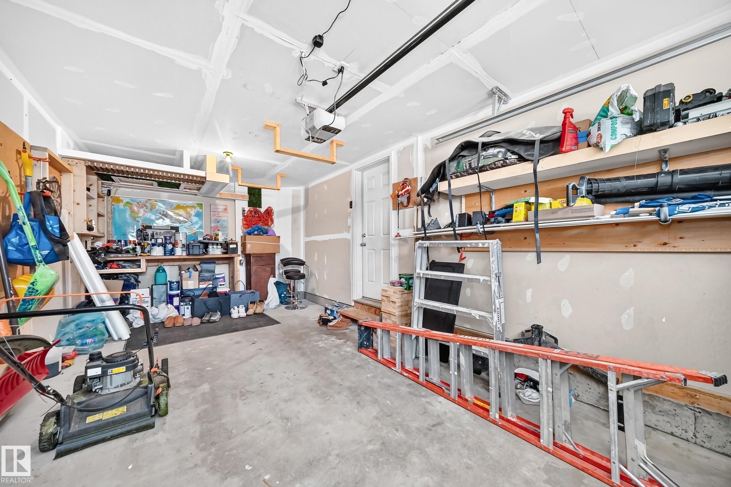 2305 68 Street Sw, Edmonton, AB - Indoor Photo Showing Garage
