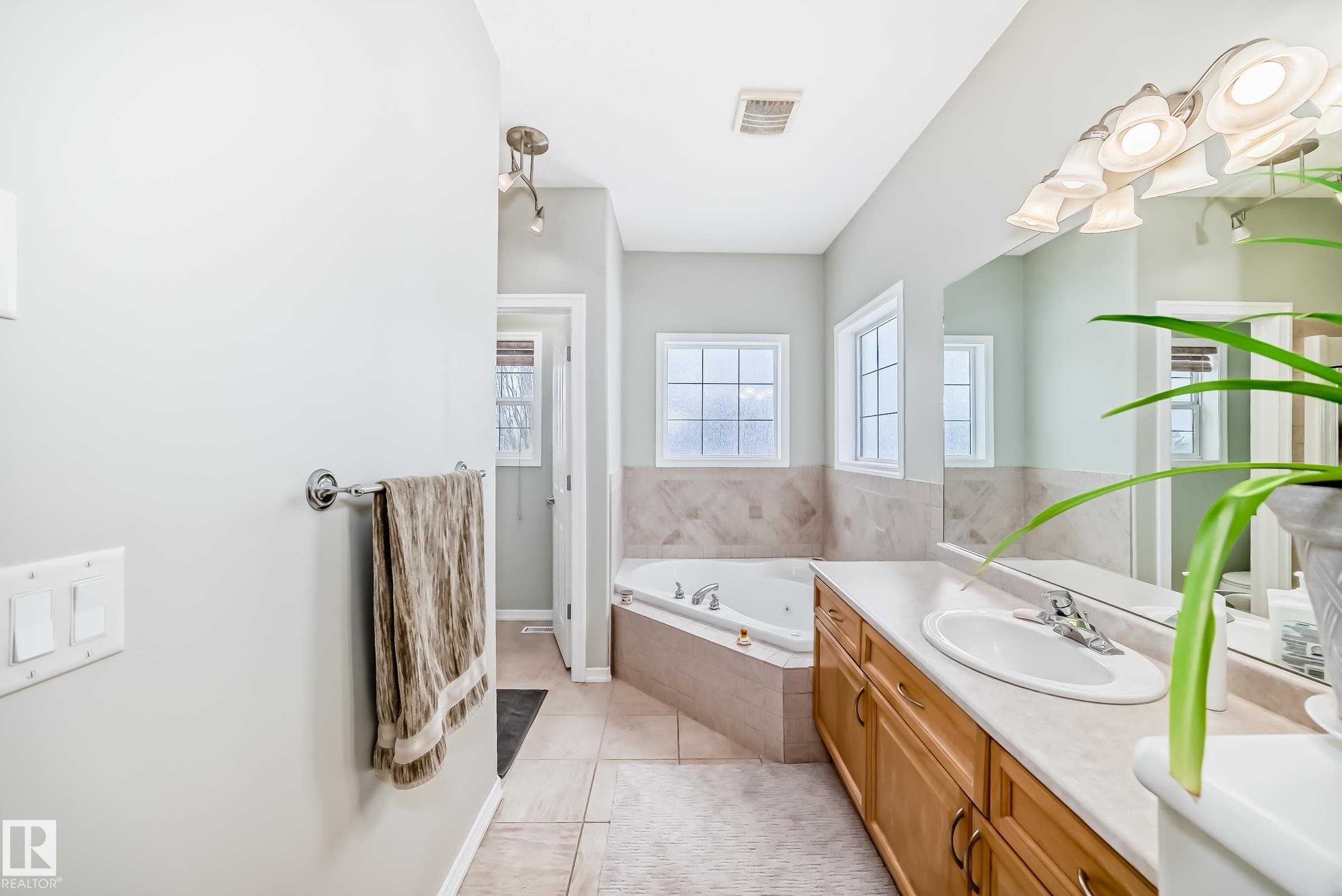 576 Glenwright Crescent, Edmonton, AB