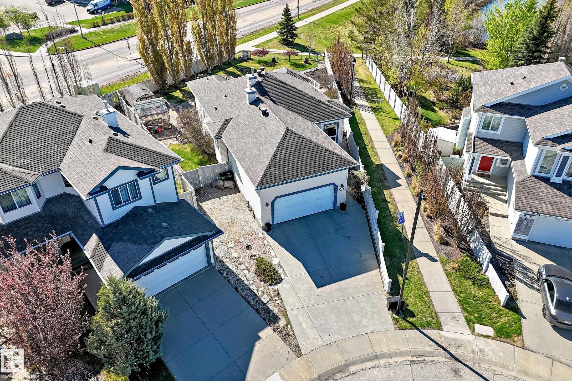576 Glenwright Crescent, Edmonton, AB
