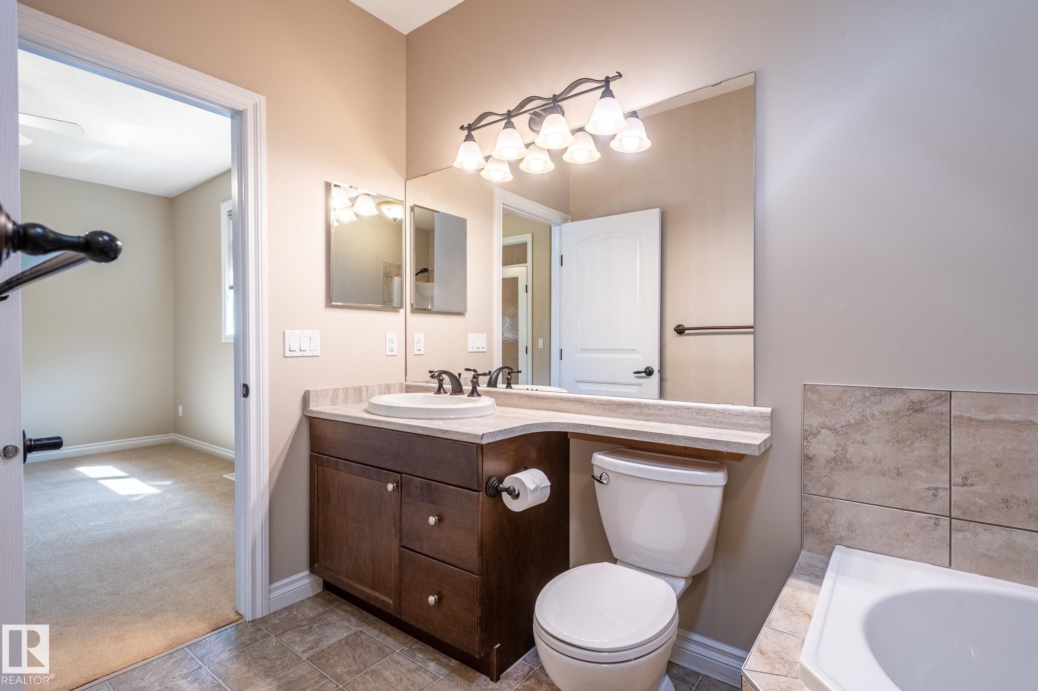 20 1407 Glastonbury Boulevard Nw, Edmonton, AB