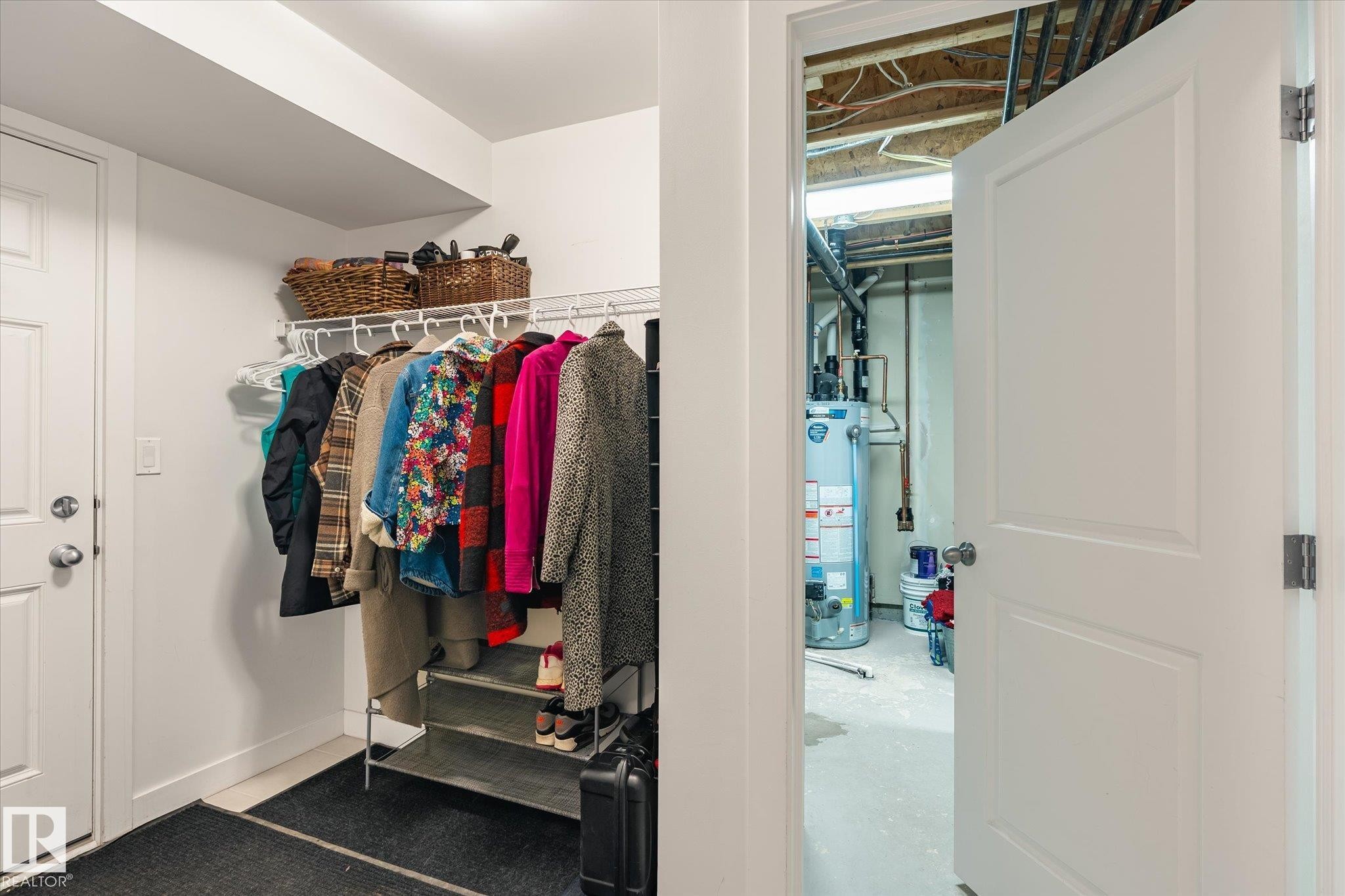 3 5134 Mullen Road, Edmonton, AB - Indoor