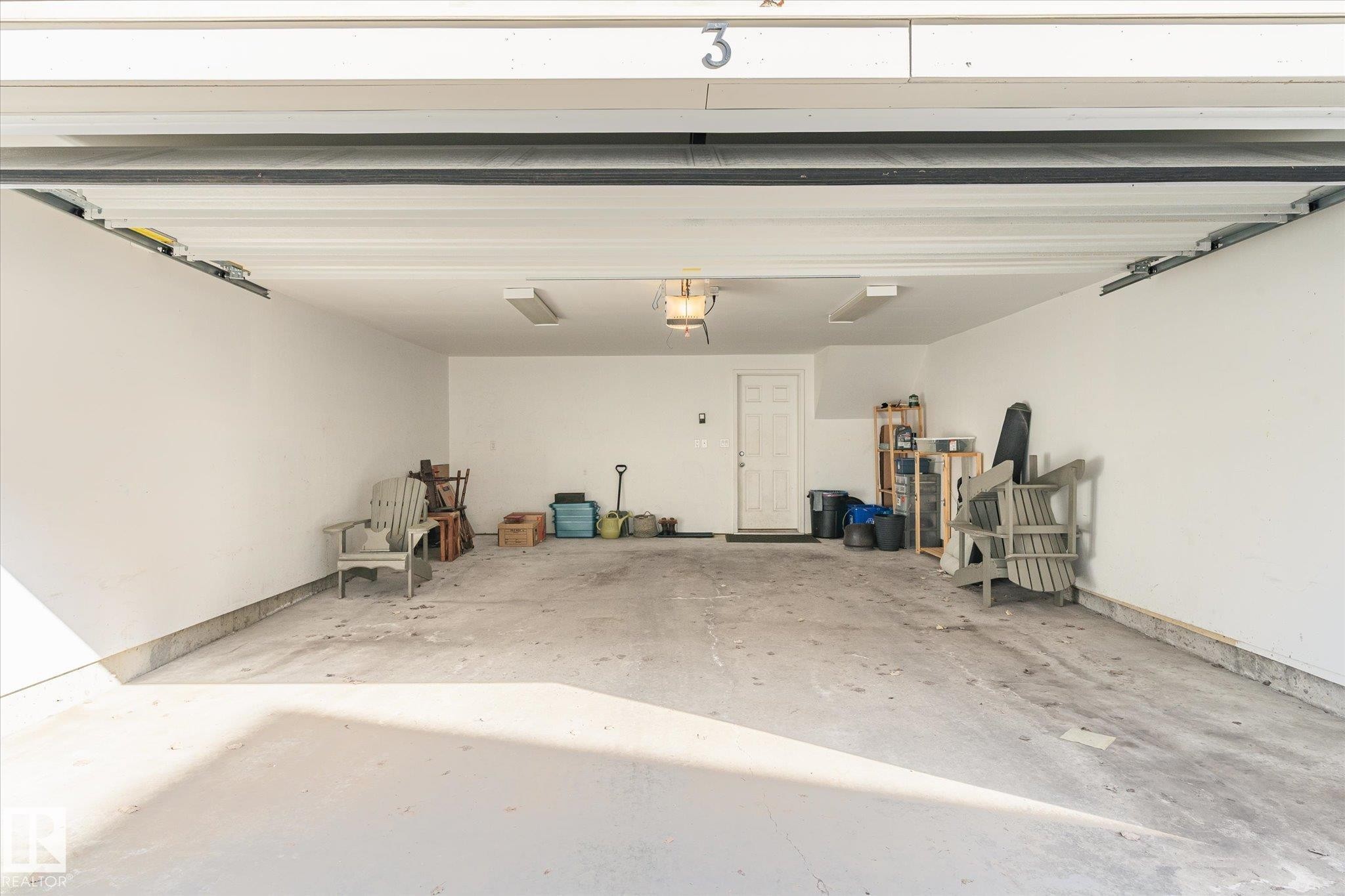 3 5134 Mullen Road, Edmonton, AB - Indoor Photo Showing Garage