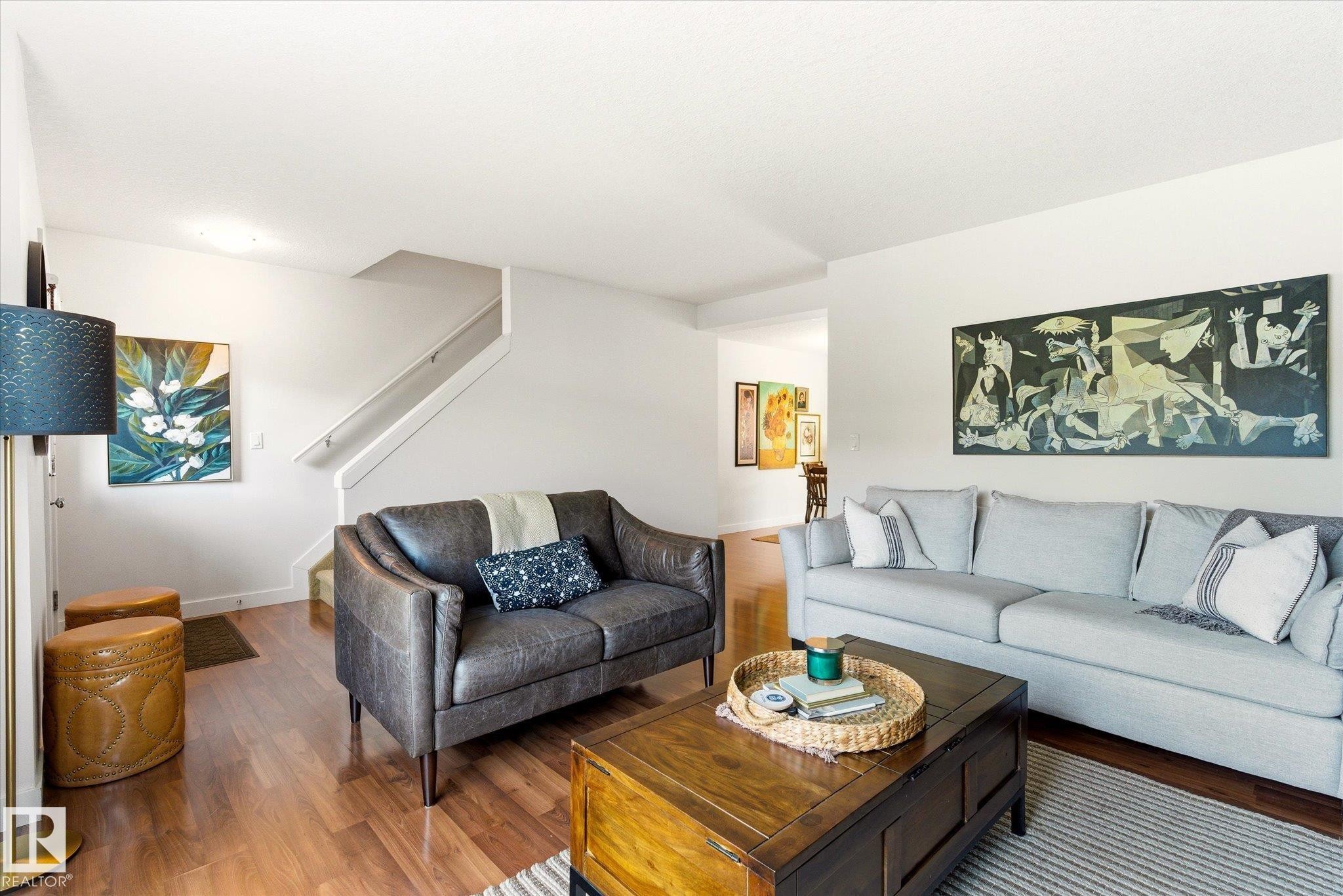3 5134 Mullen Road, Edmonton, AB - Indoor Photo Showing Living Room