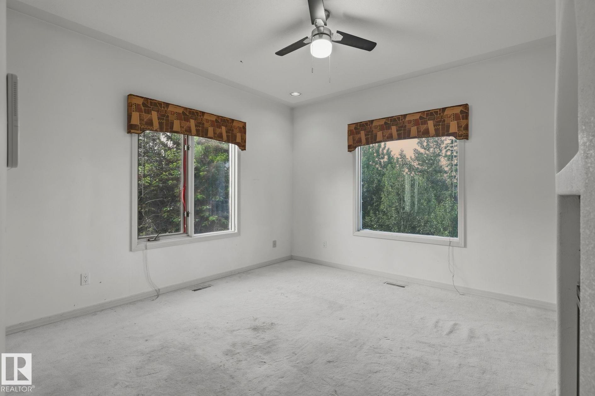 154 Osland Drive Nw, Edmonton, AB - Indoor Photo Showing Other Room