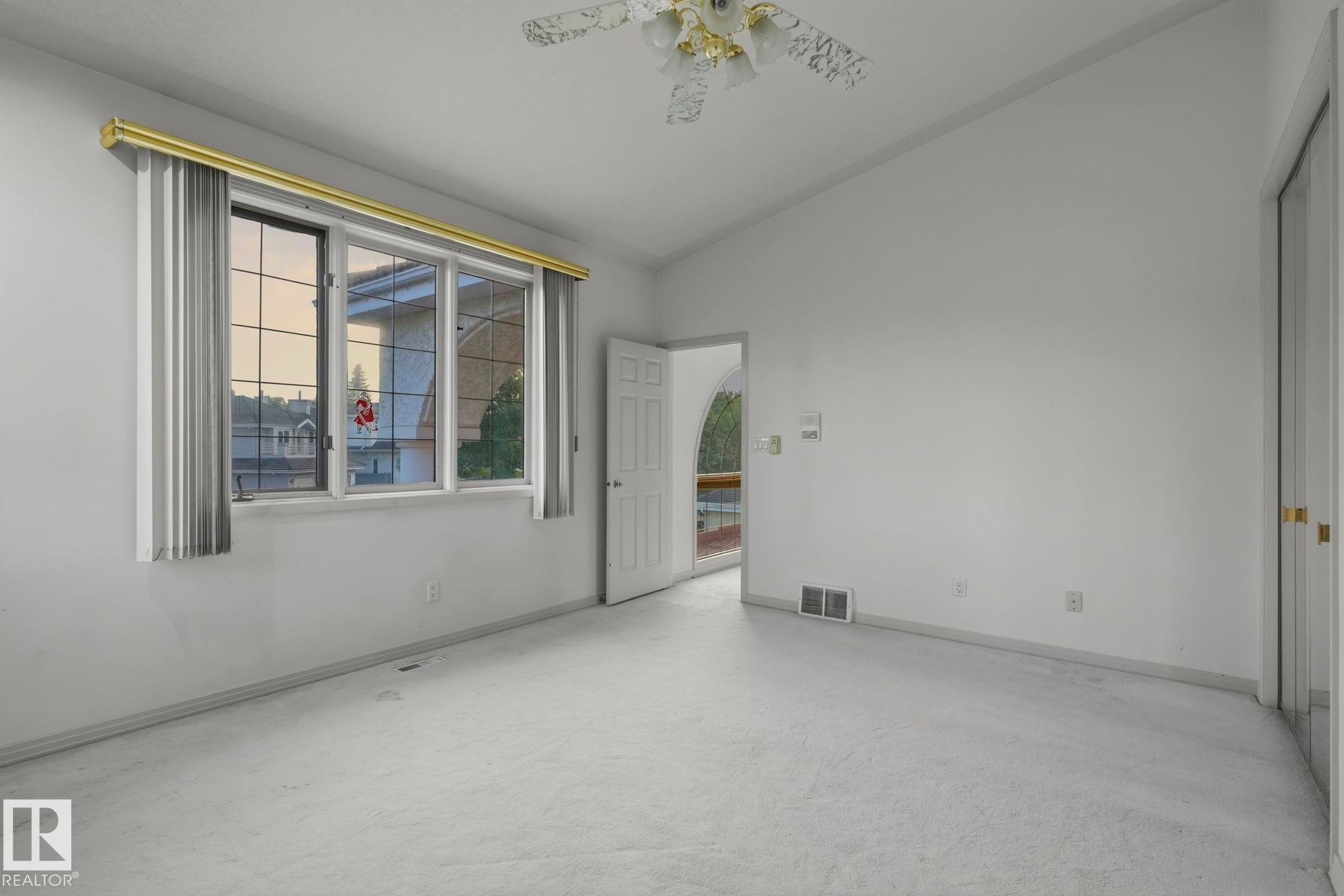 154 Osland Drive Nw, Edmonton, AB - Indoor Photo Showing Other Room