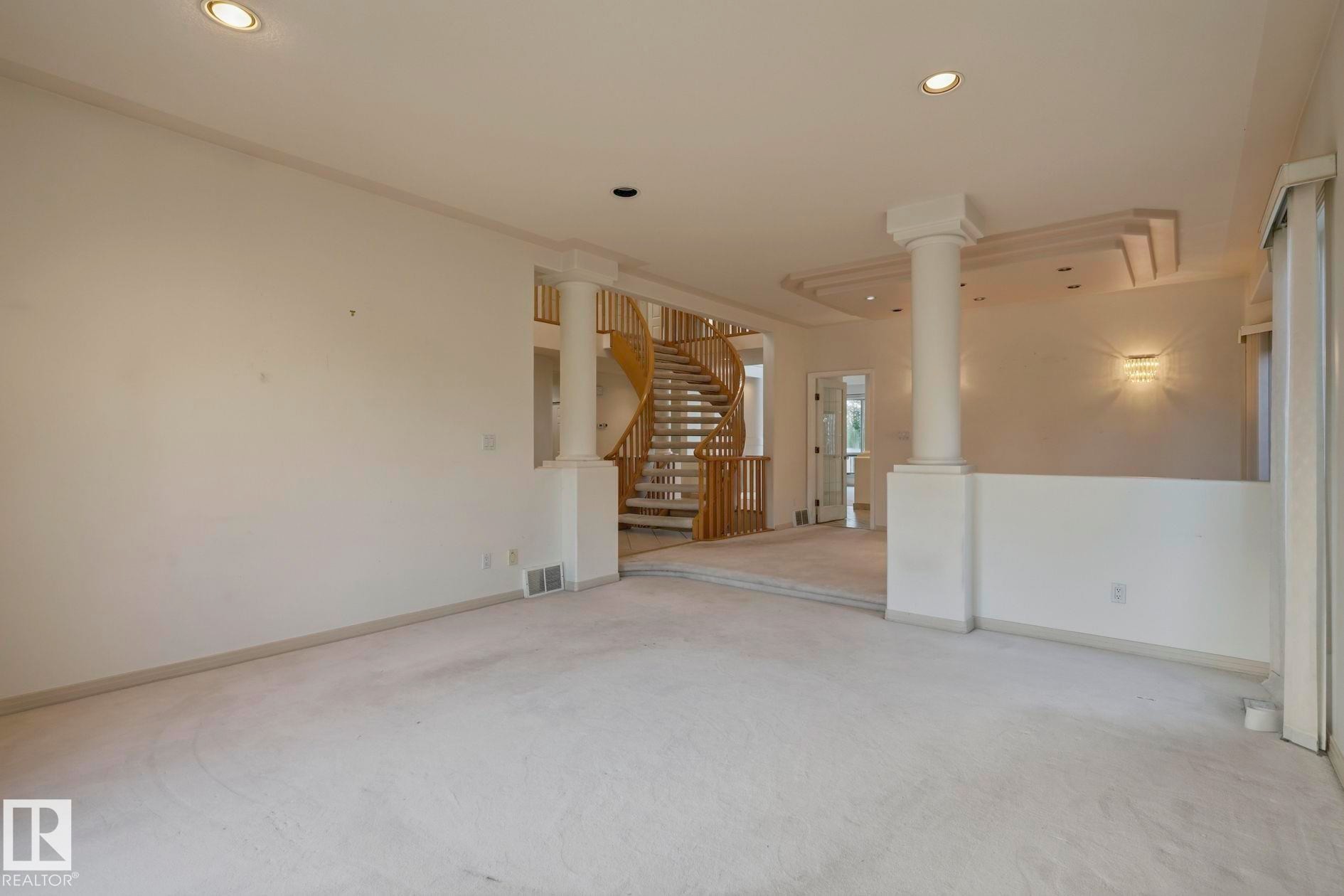 154 Osland Drive Nw, Edmonton, AB - Indoor Photo Showing Other Room