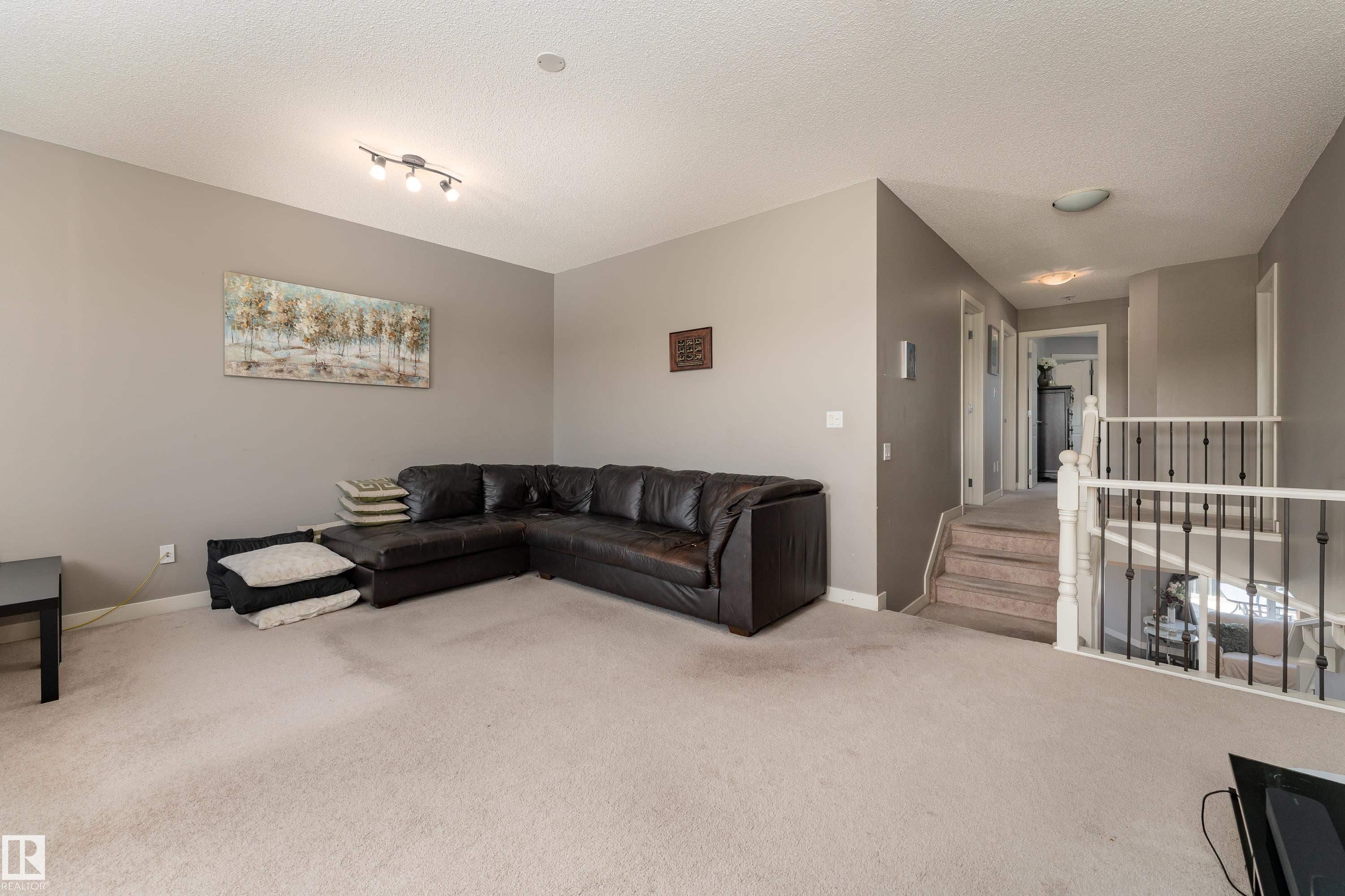 512 59 Street Sw, Edmonton, AB - Indoor