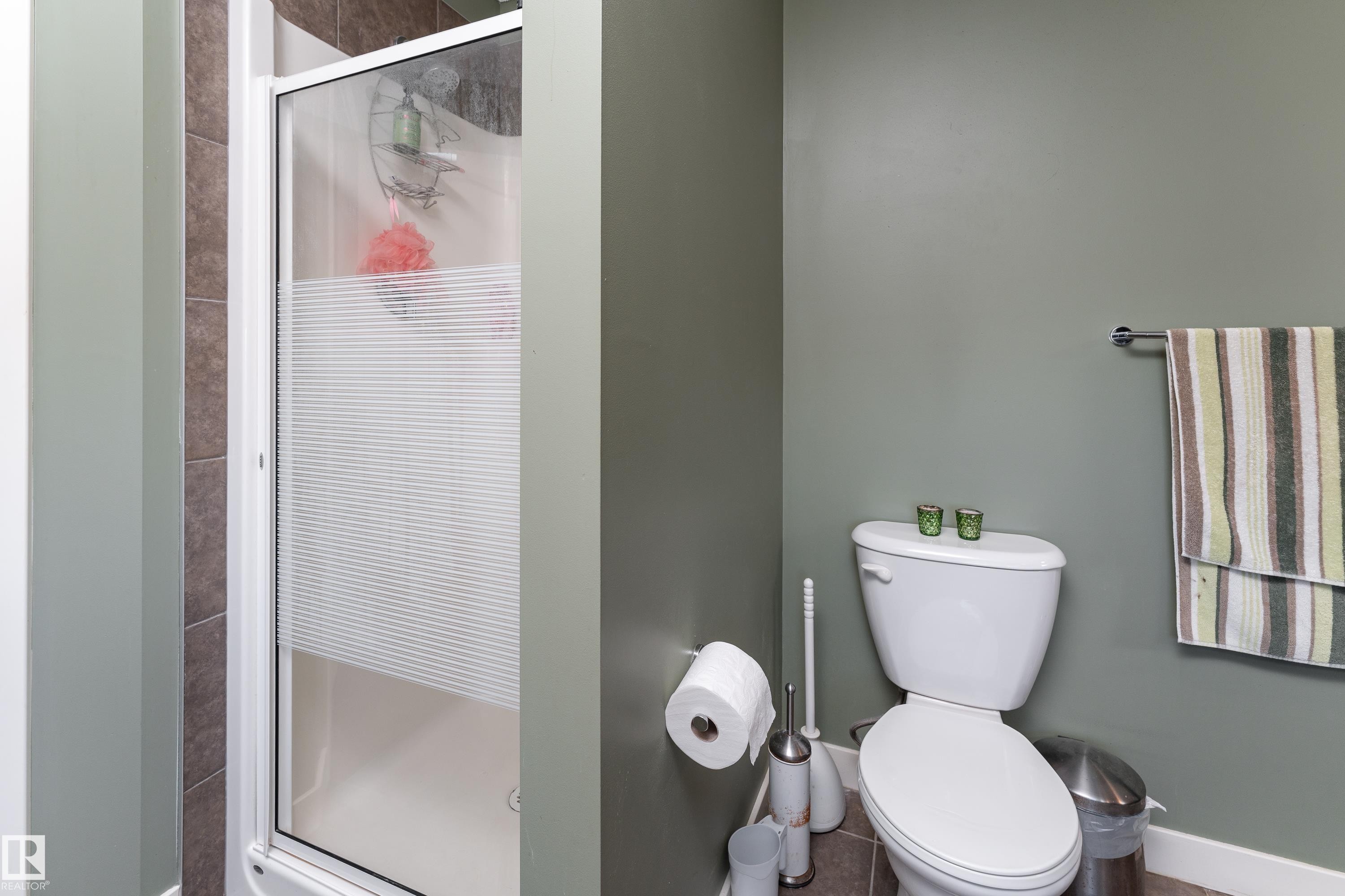 512 59 Street Sw, Edmonton, AB - Indoor Photo Showing Bathroom
