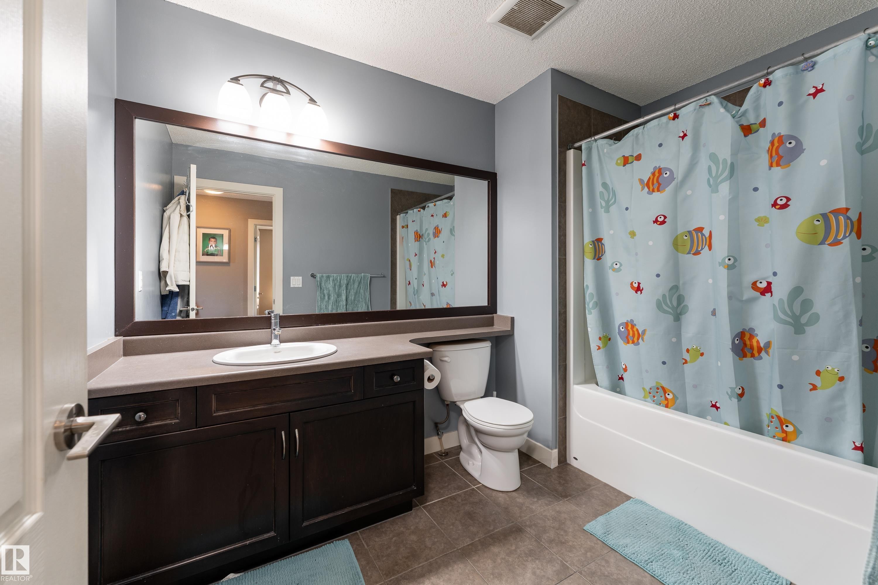 512 59 Street Sw, Edmonton, AB - Indoor Photo Showing Bathroom
