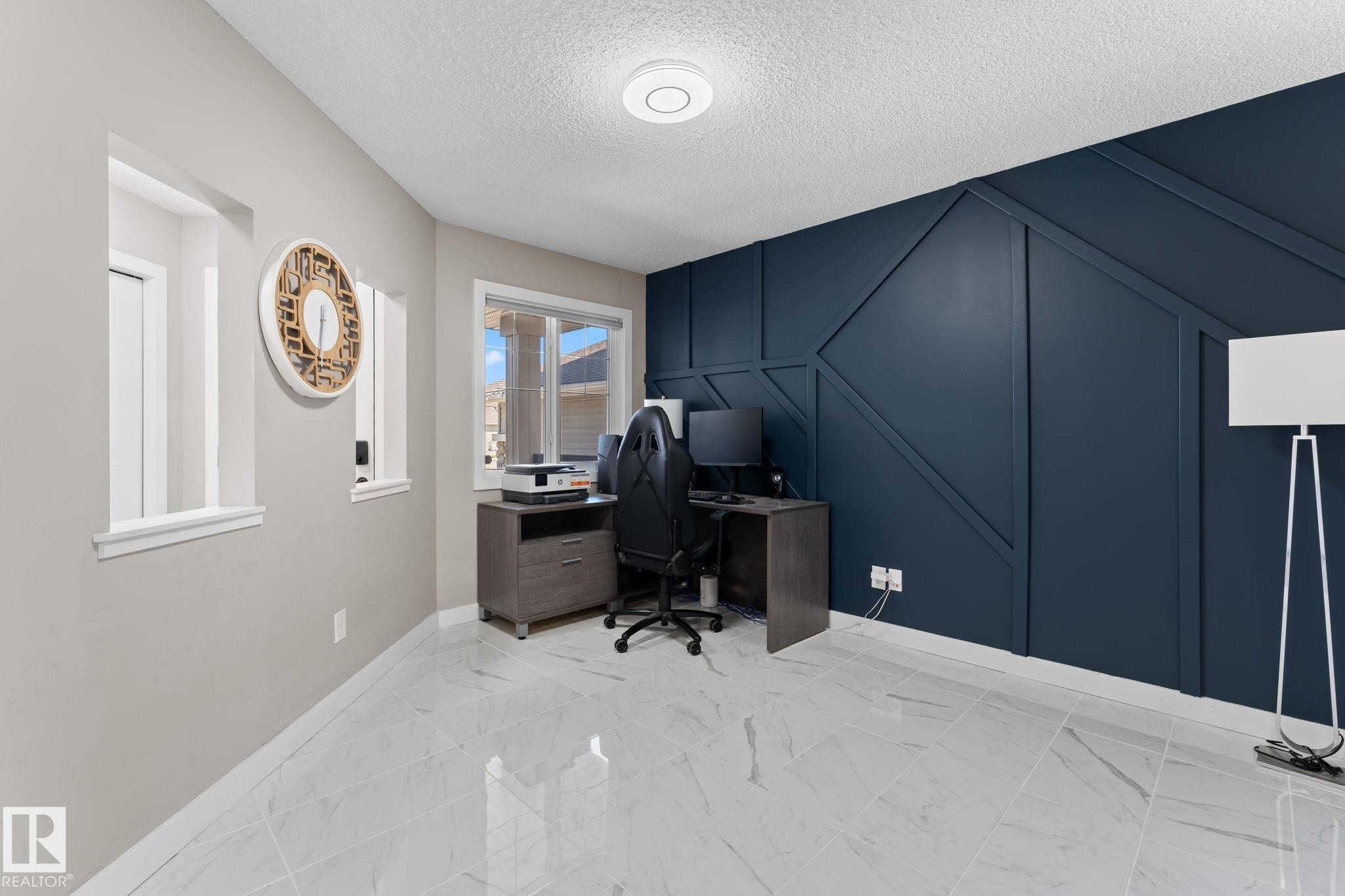 8005 Evans Crescent, Edmonton, AB