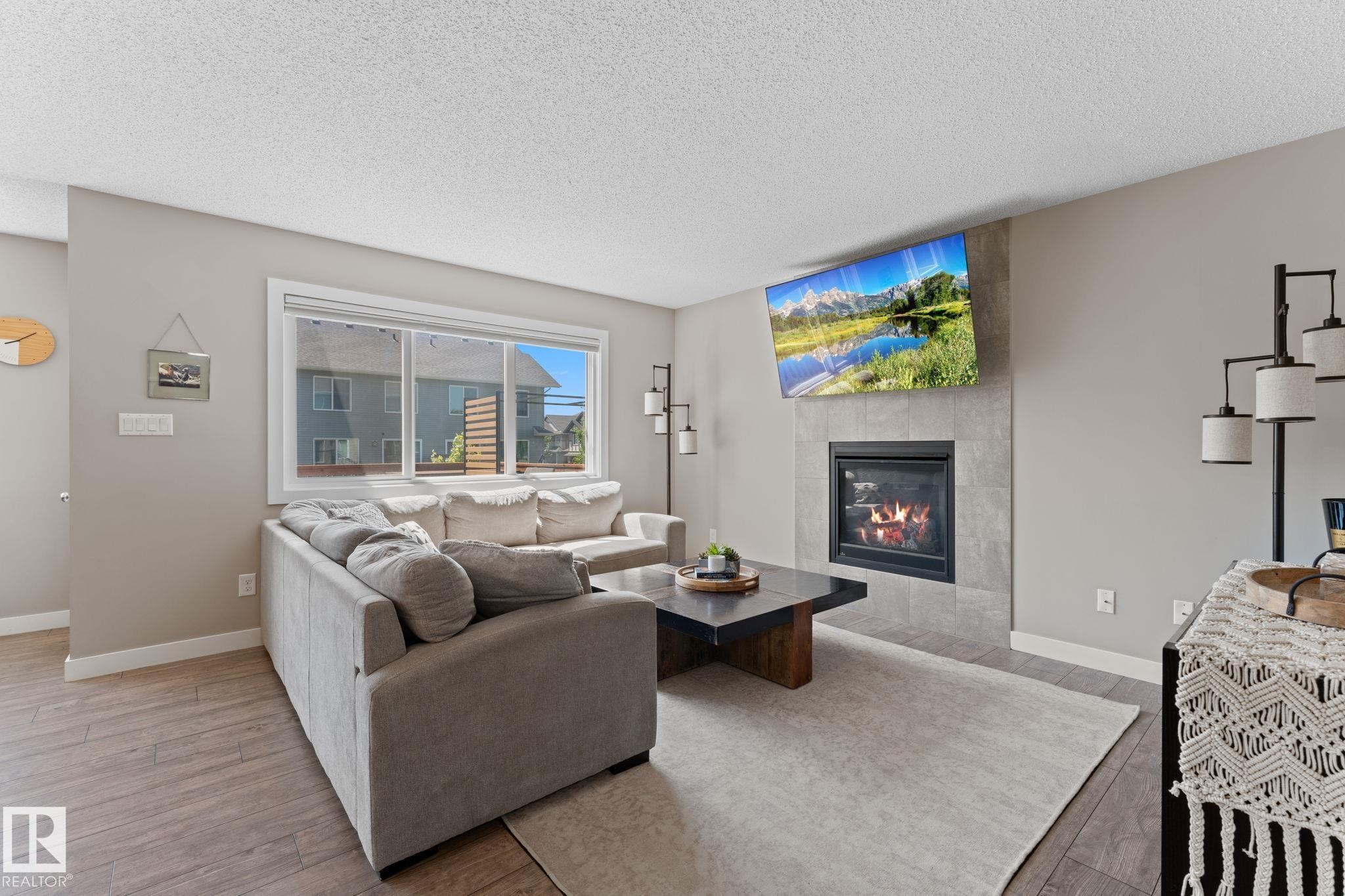 8005 Evans Crescent, Edmonton, AB