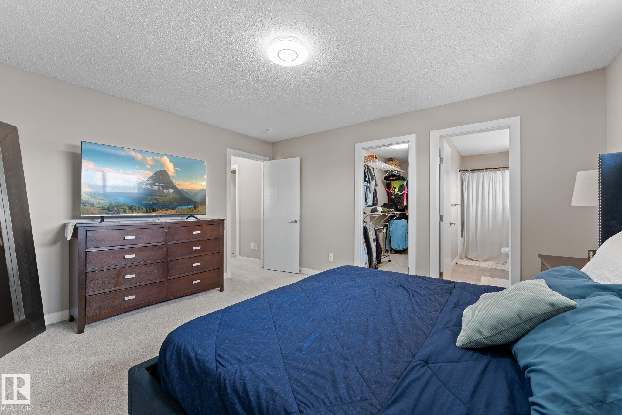 8005 Evans Crescent, Edmonton, AB