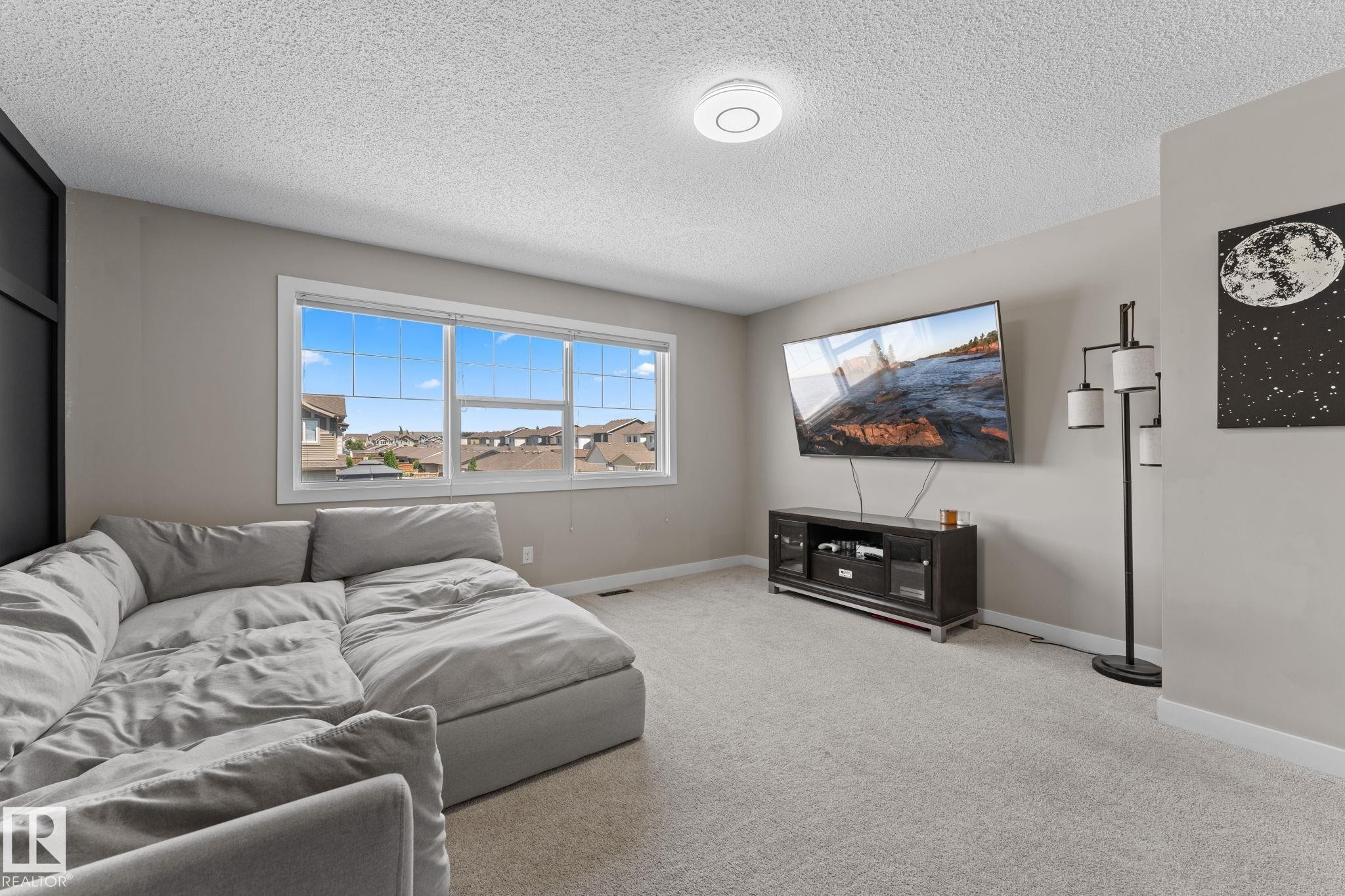 8005 Evans Crescent, Edmonton, AB