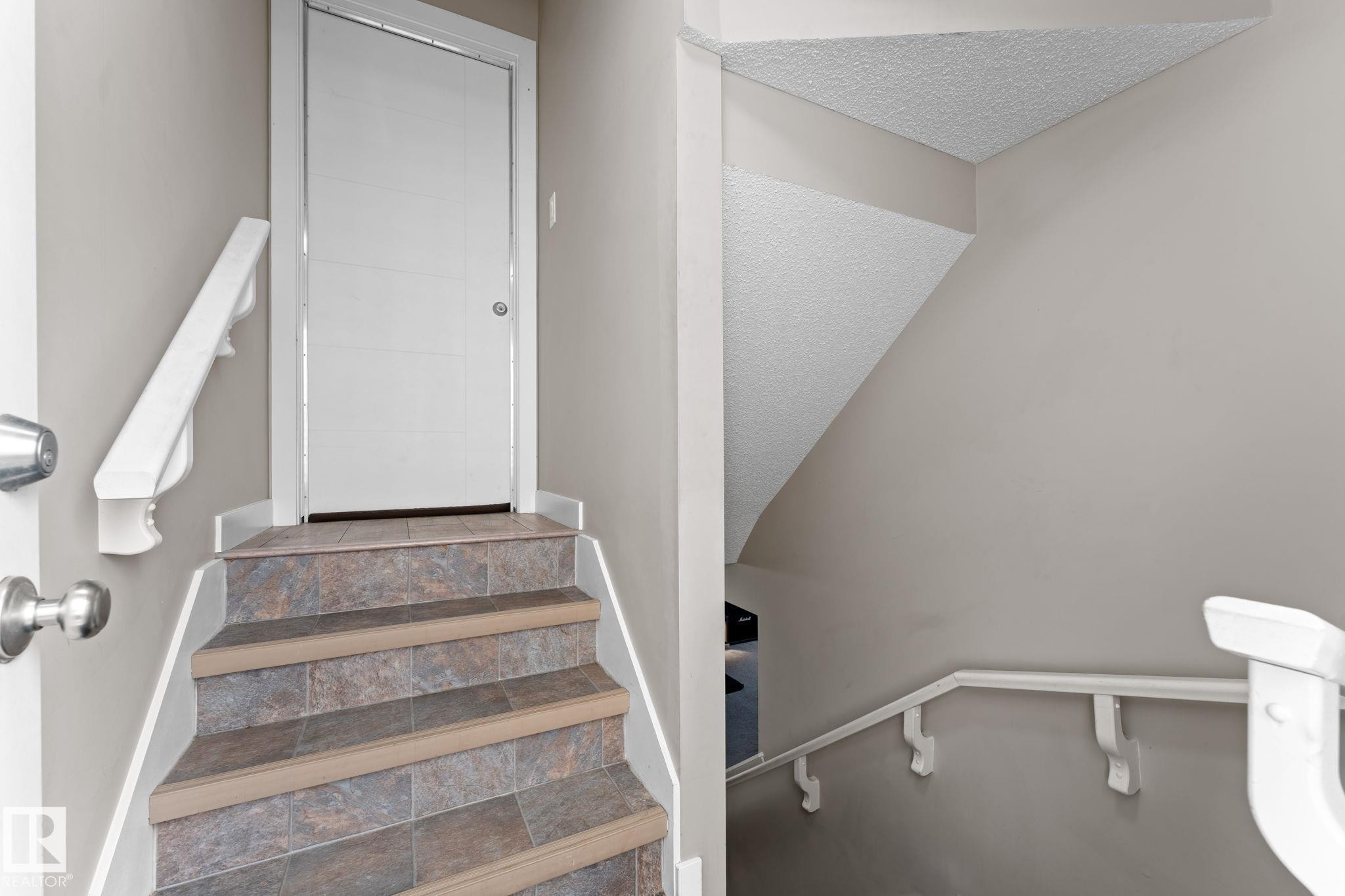8005 Evans Crescent, Edmonton, AB
