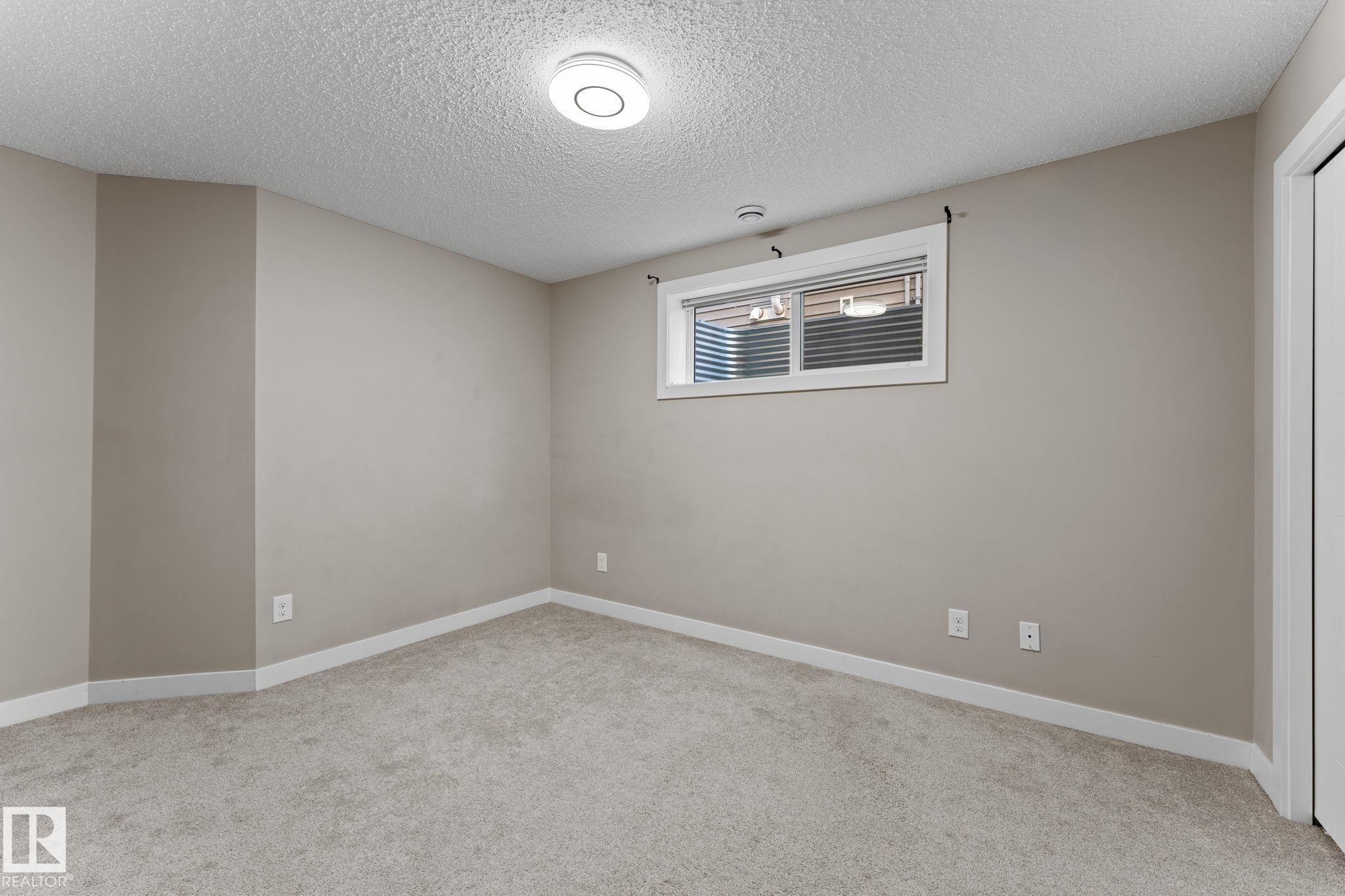 8005 Evans Crescent, Edmonton, AB