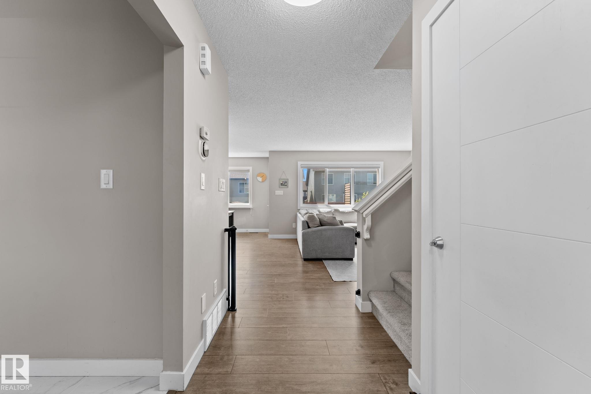 8005 Evans Crescent, Edmonton, AB