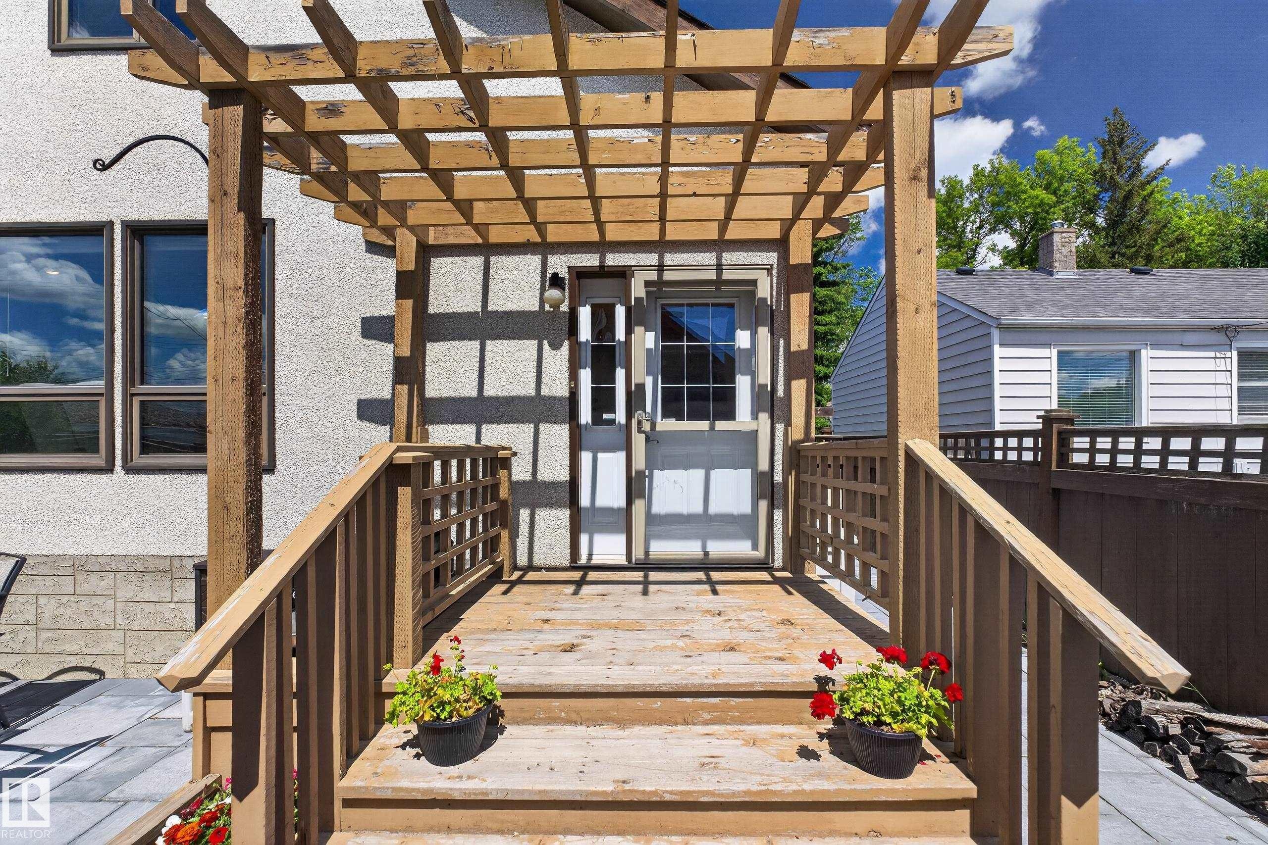 11331 75 Avenue, Edmonton, AB