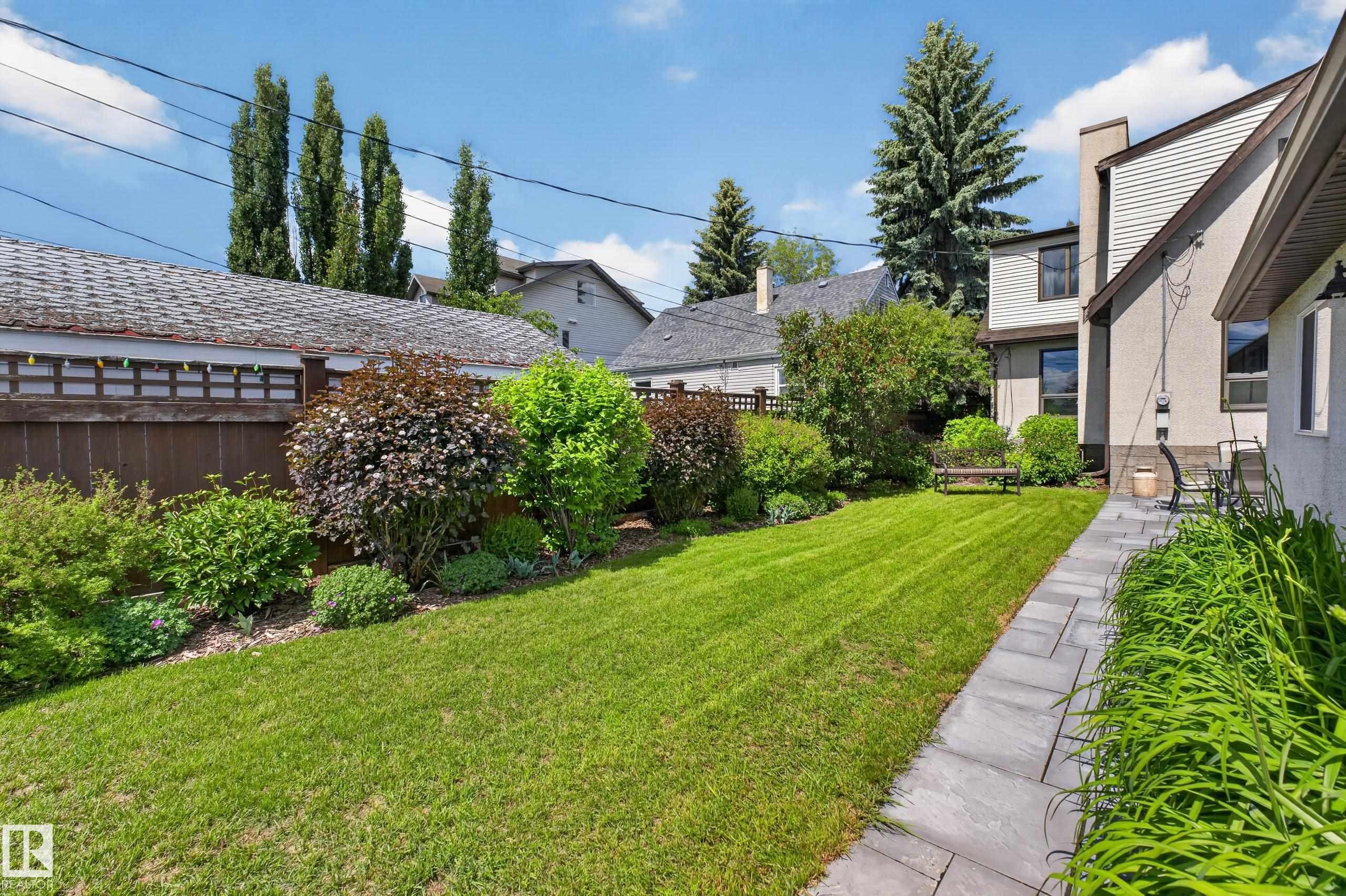 11331 75 Avenue, Edmonton, AB