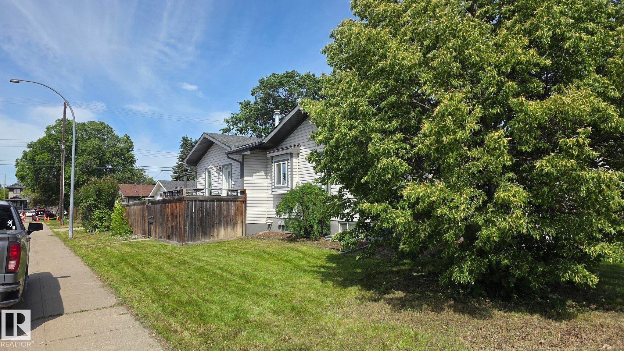 9402 153 Street Nw, Edmonton, AB