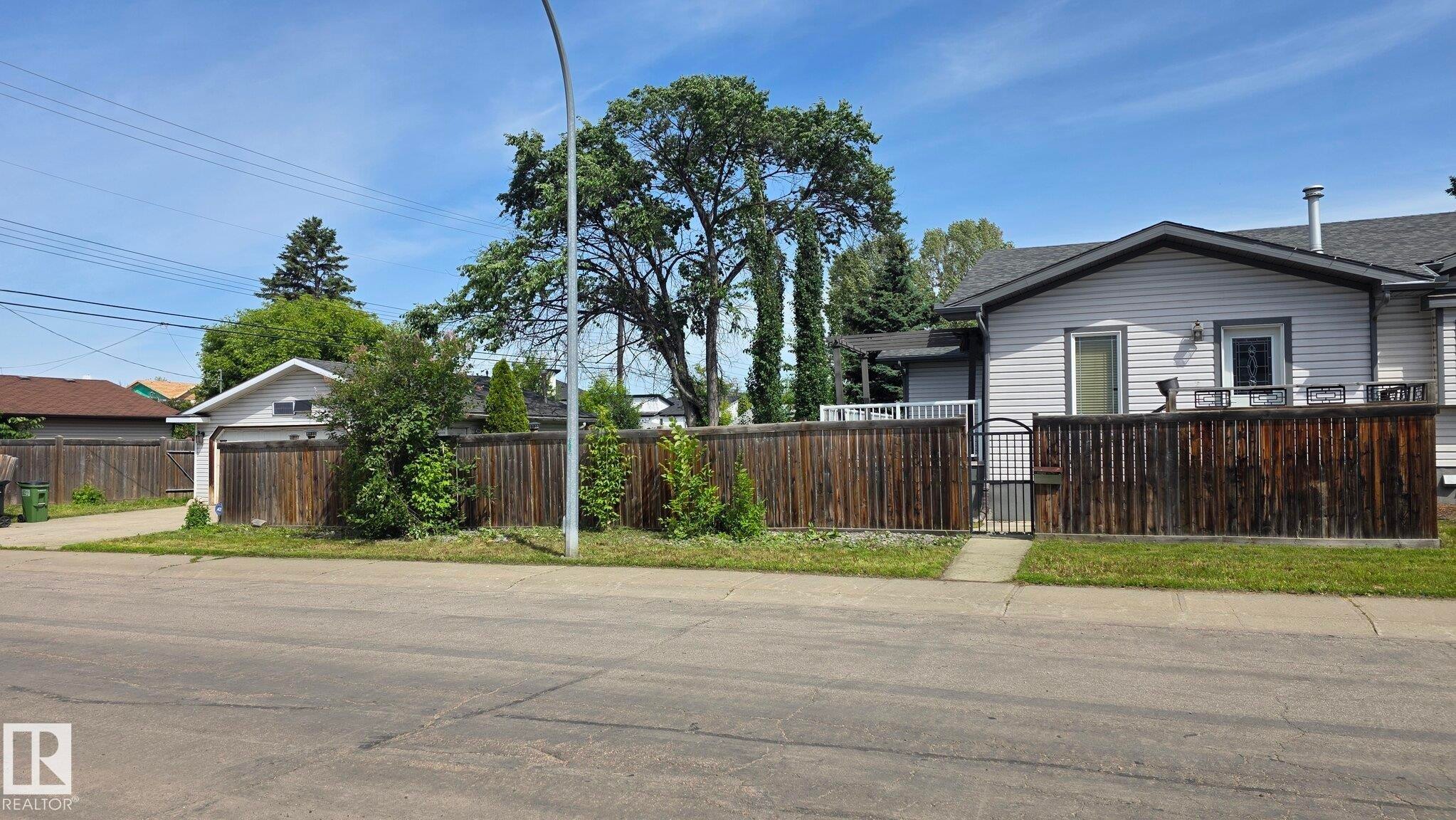 9402 153 Street Nw, Edmonton, AB