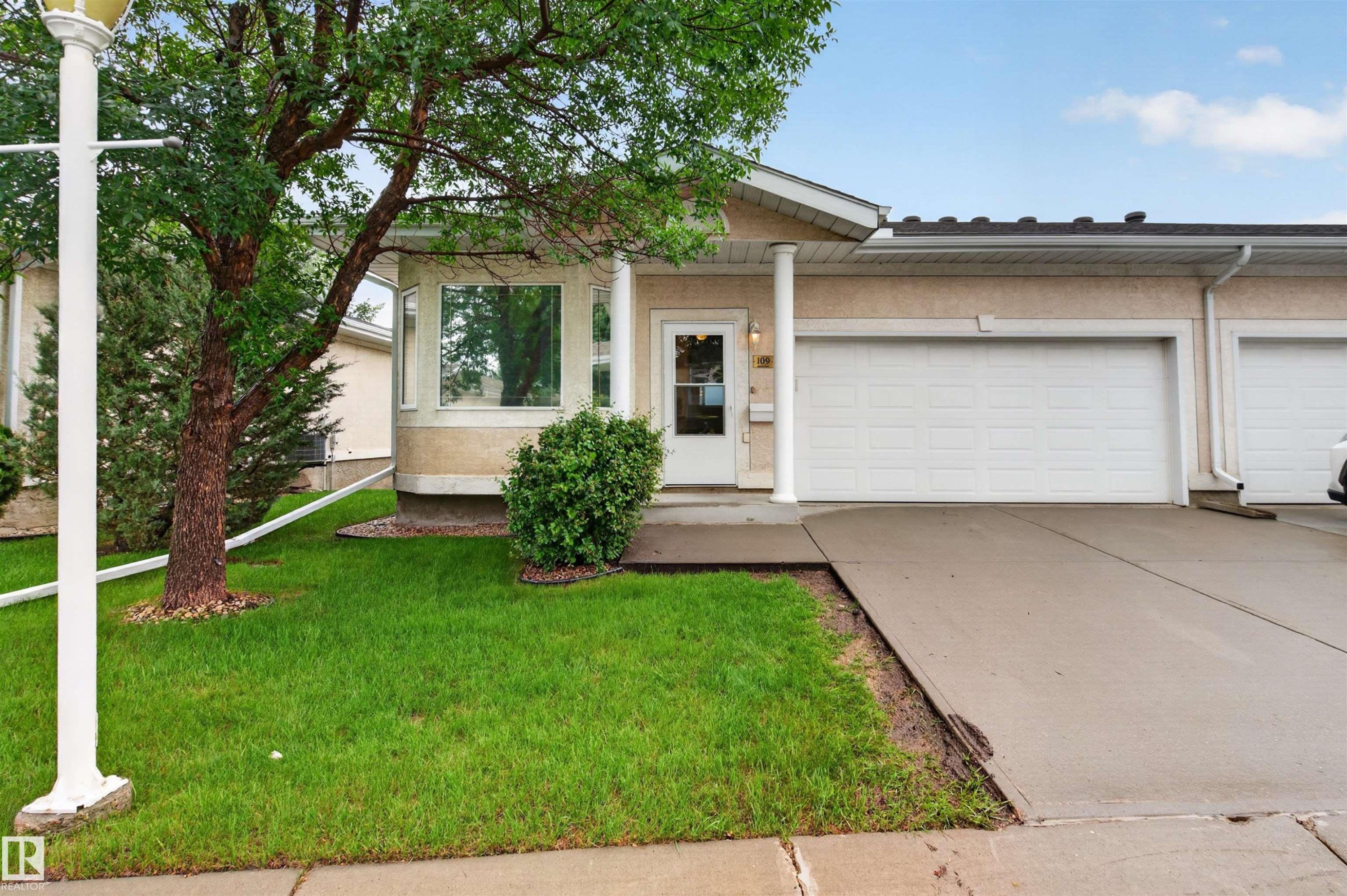 109 Falconer Crest, Edmonton, AB