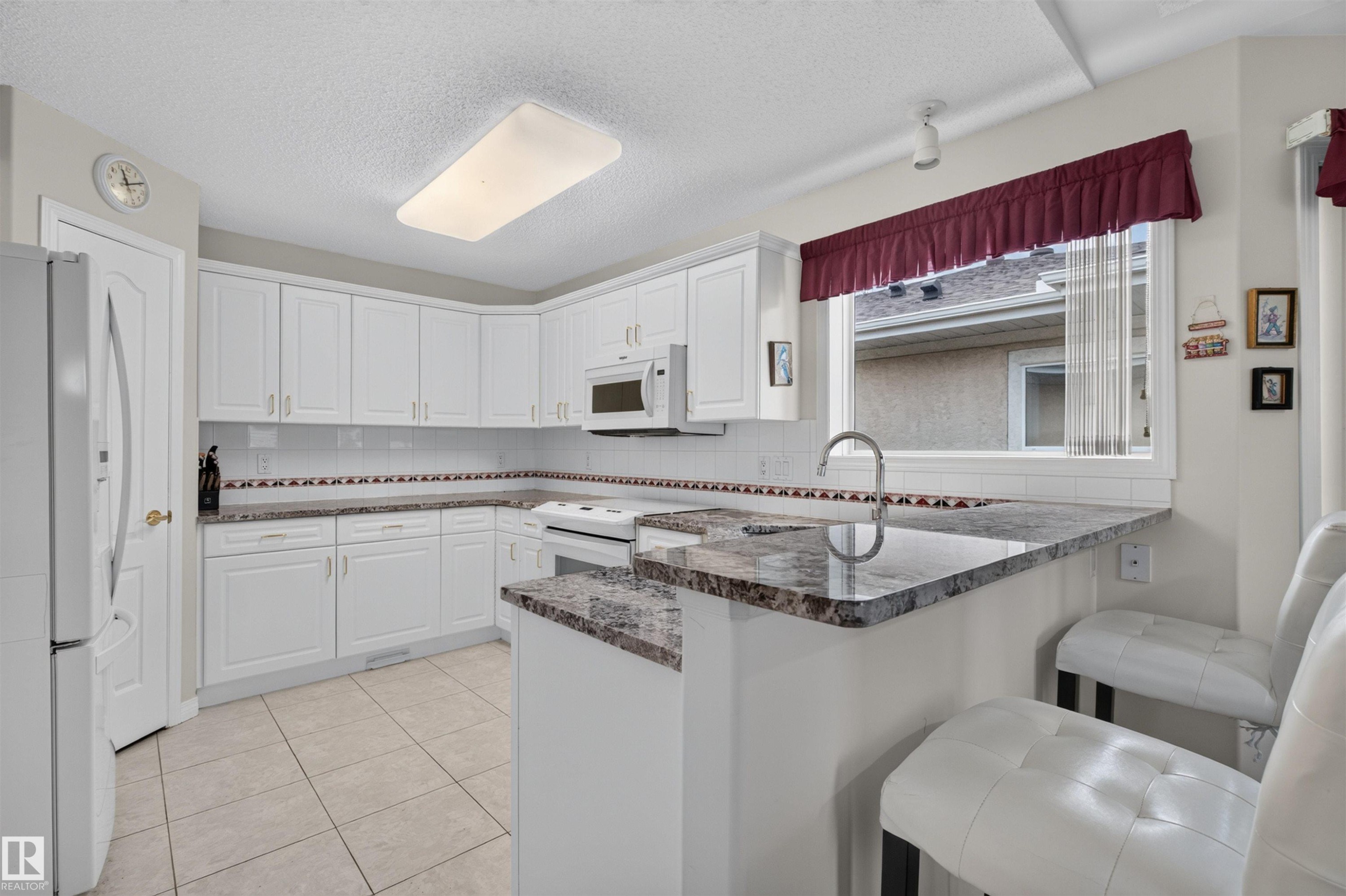 109 Falconer Crest, Edmonton, AB