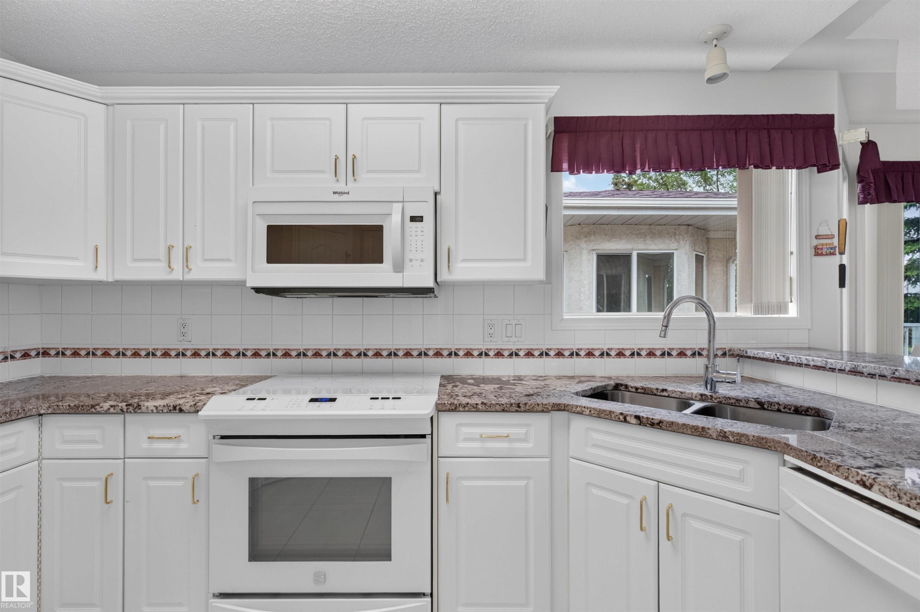 109 Falconer Crest, Edmonton, AB