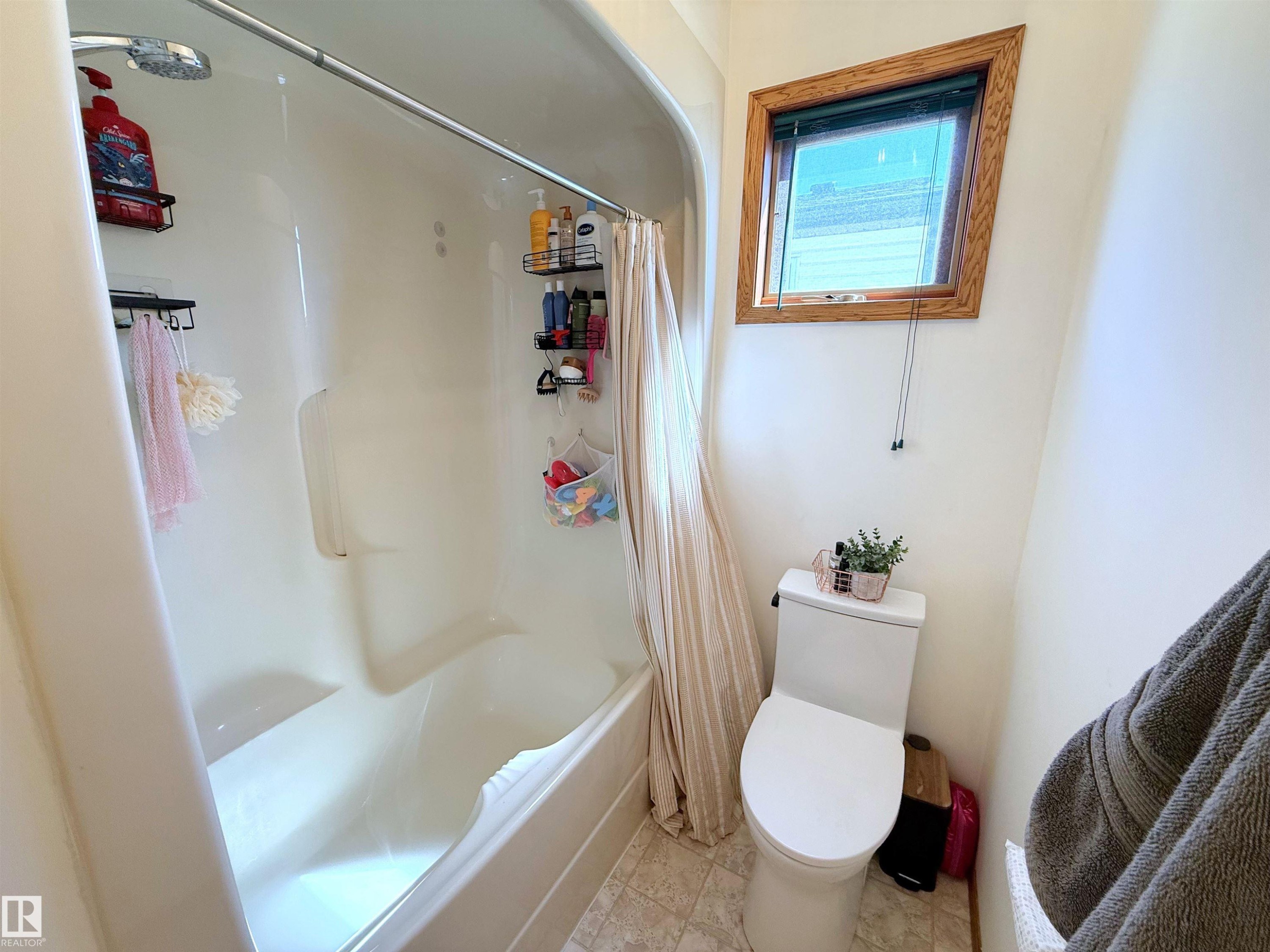 5003 57 Avenue, Stony Plain, AB