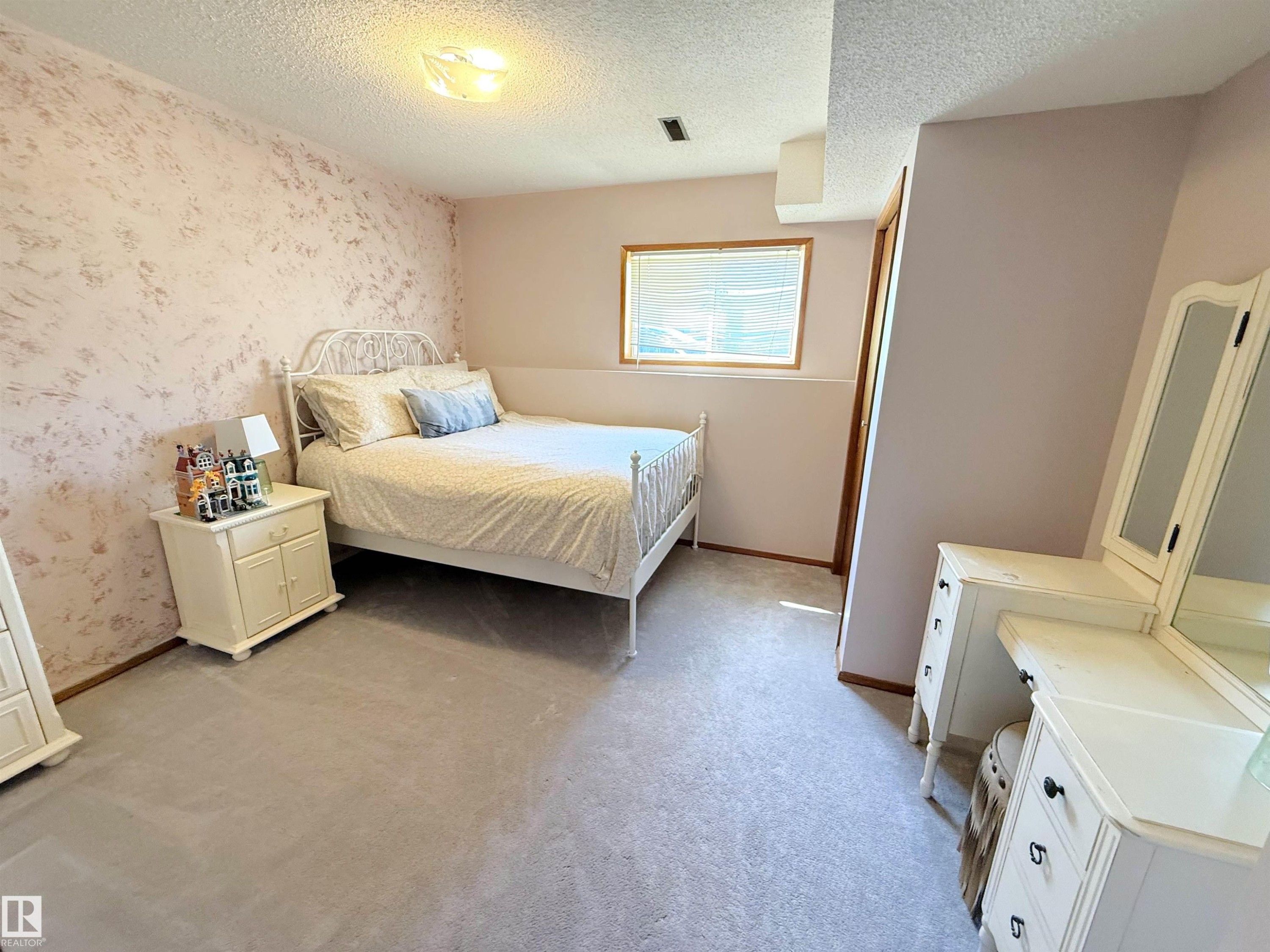 5003 57 Avenue, Stony Plain, AB