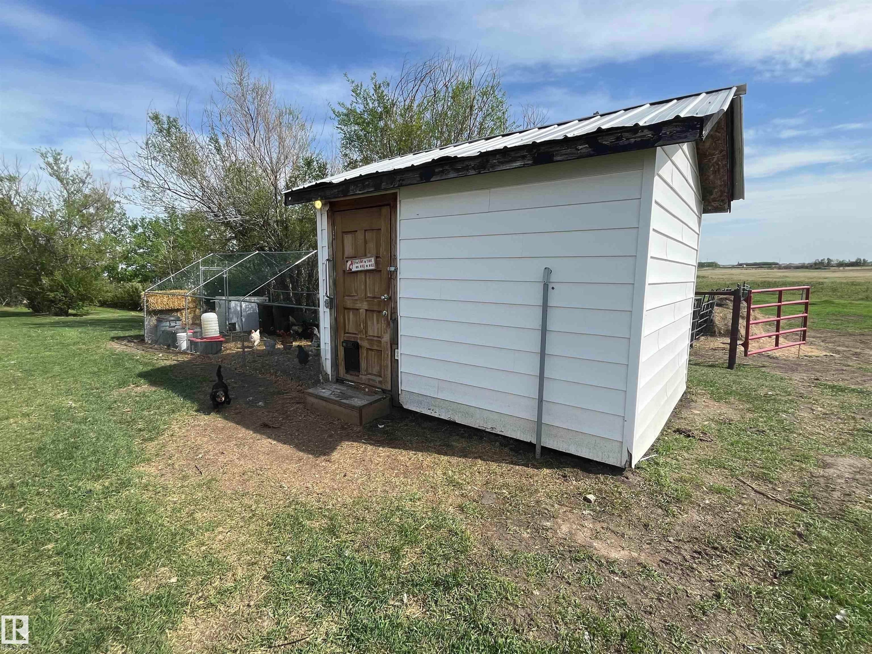 Insulated chicken coop and pen - 48028 Rr 133, Rural Beaver County, AB - Outdoor With Exterior
