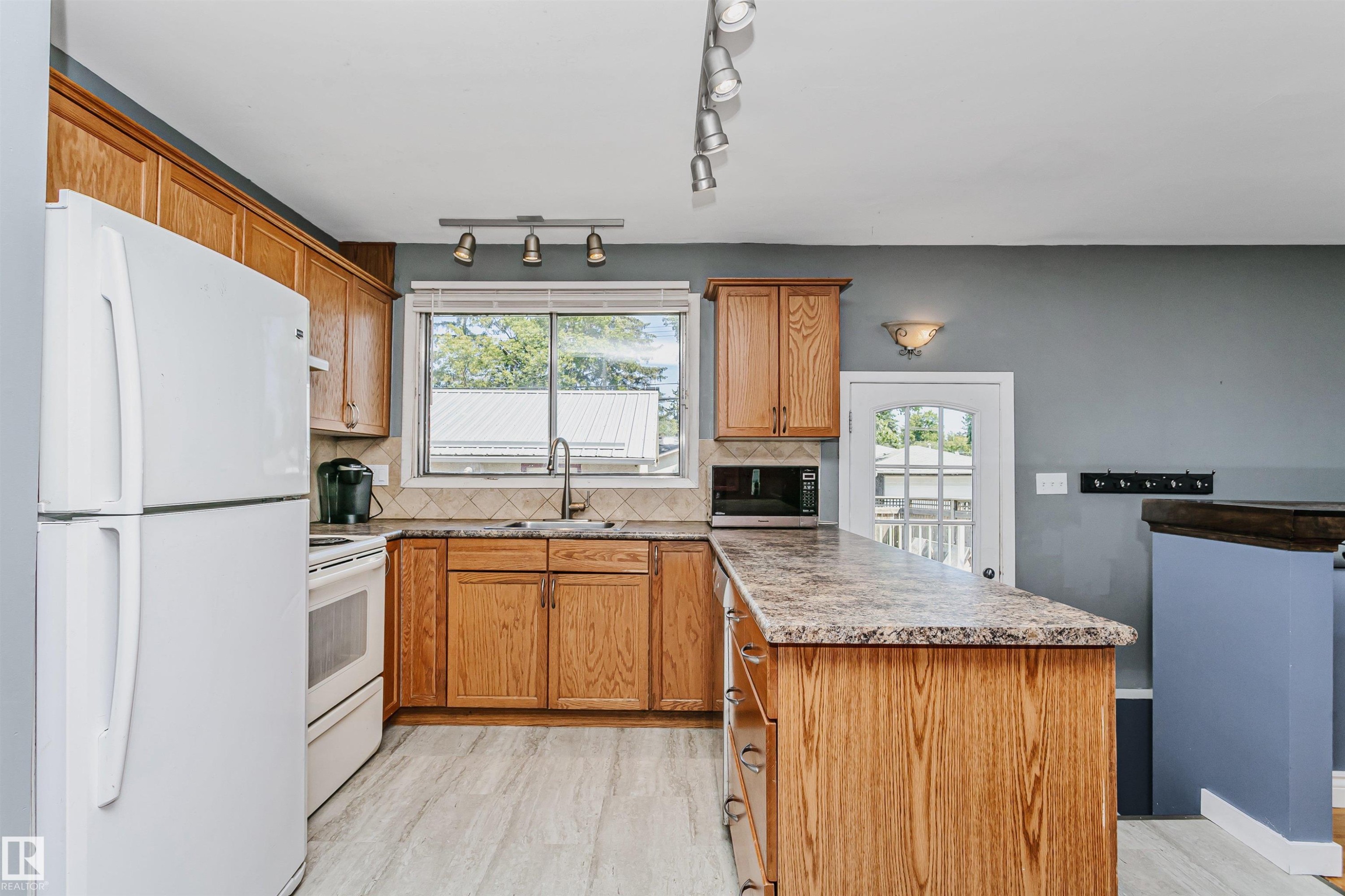 8119 160 Street Nw, Edmonton, AB