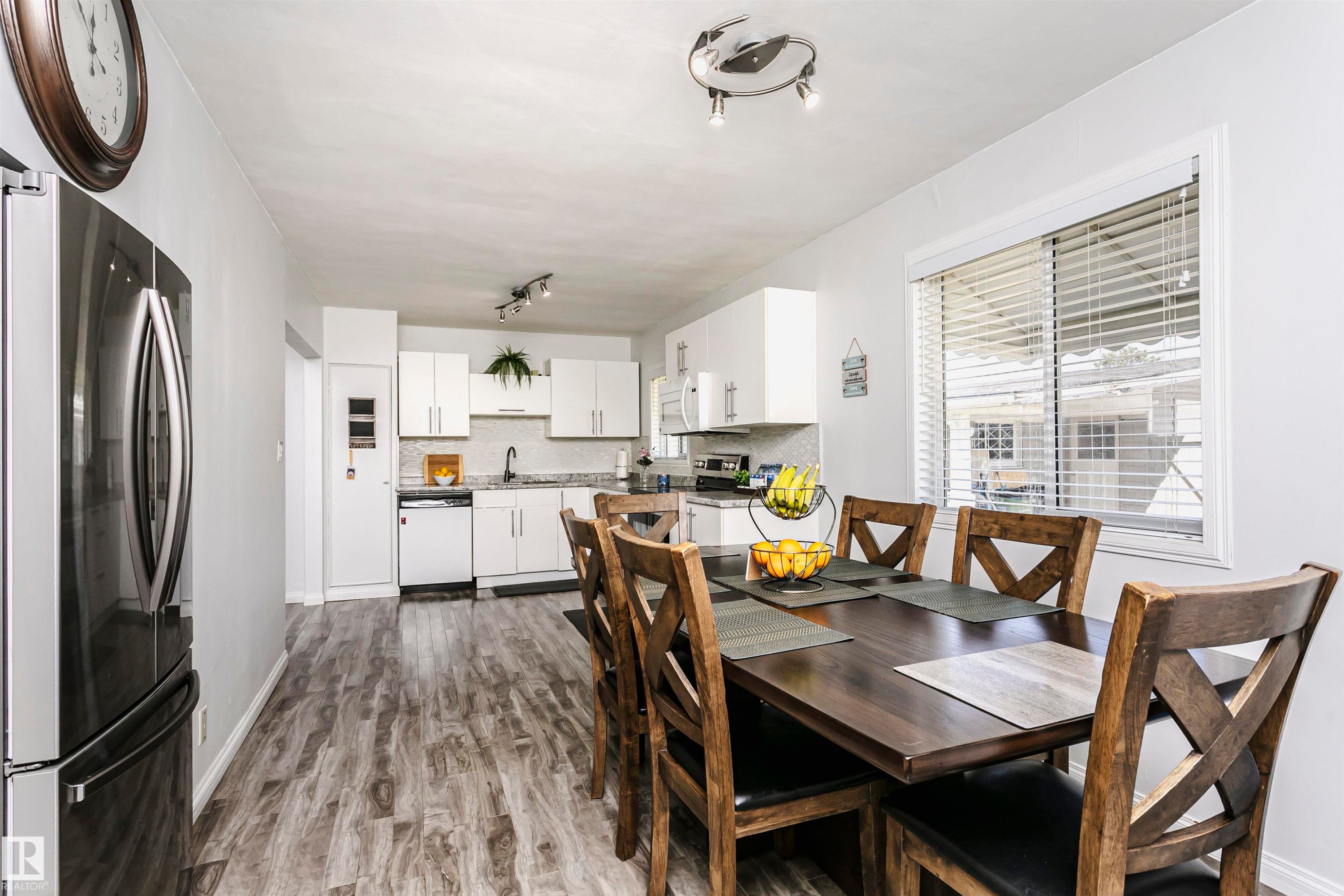 13104 128 Avenue Nw, Edmonton, AB - Indoor Photo Showing Dining Room