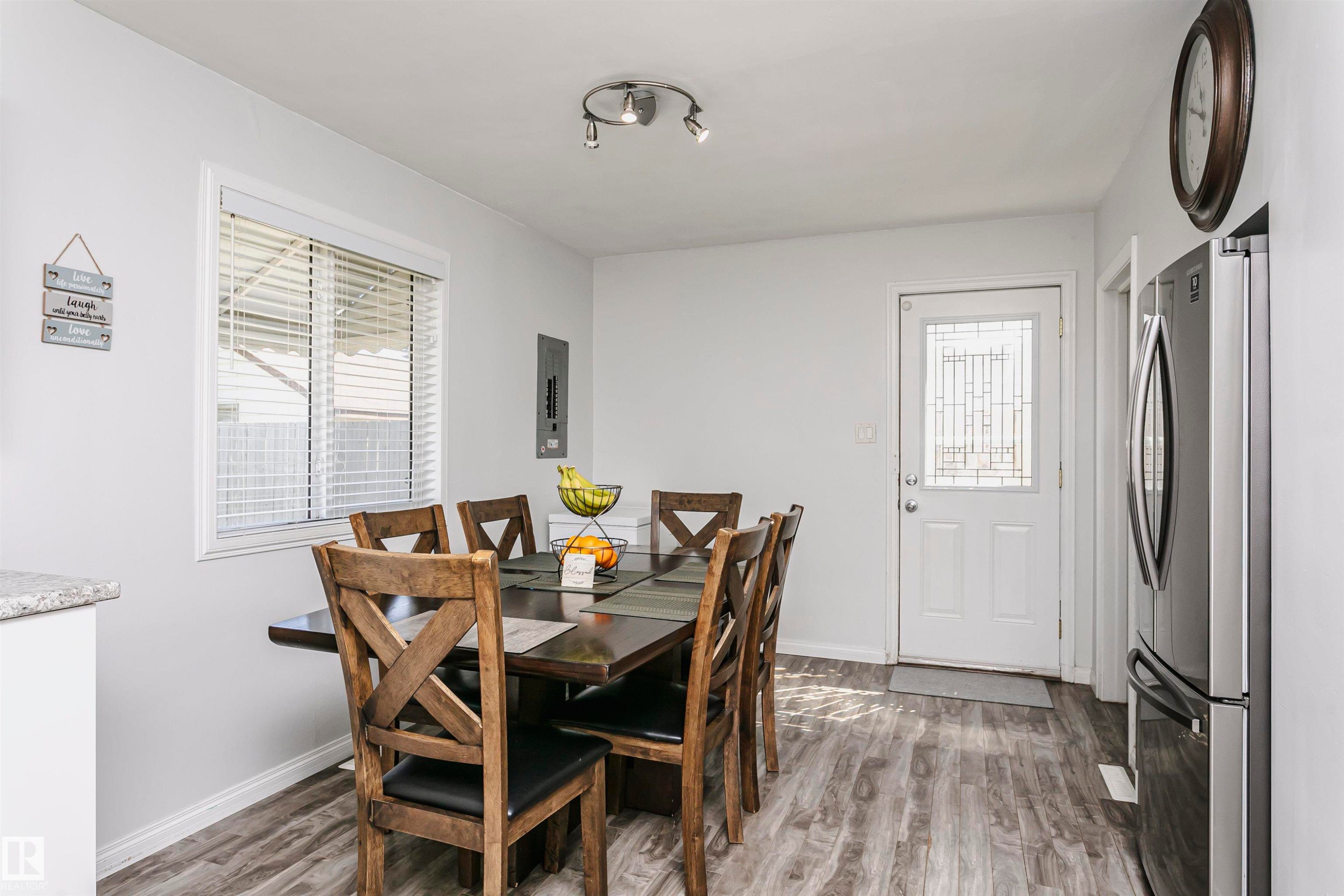 13104 128 Avenue Nw, Edmonton, AB - Indoor Photo Showing Dining Room