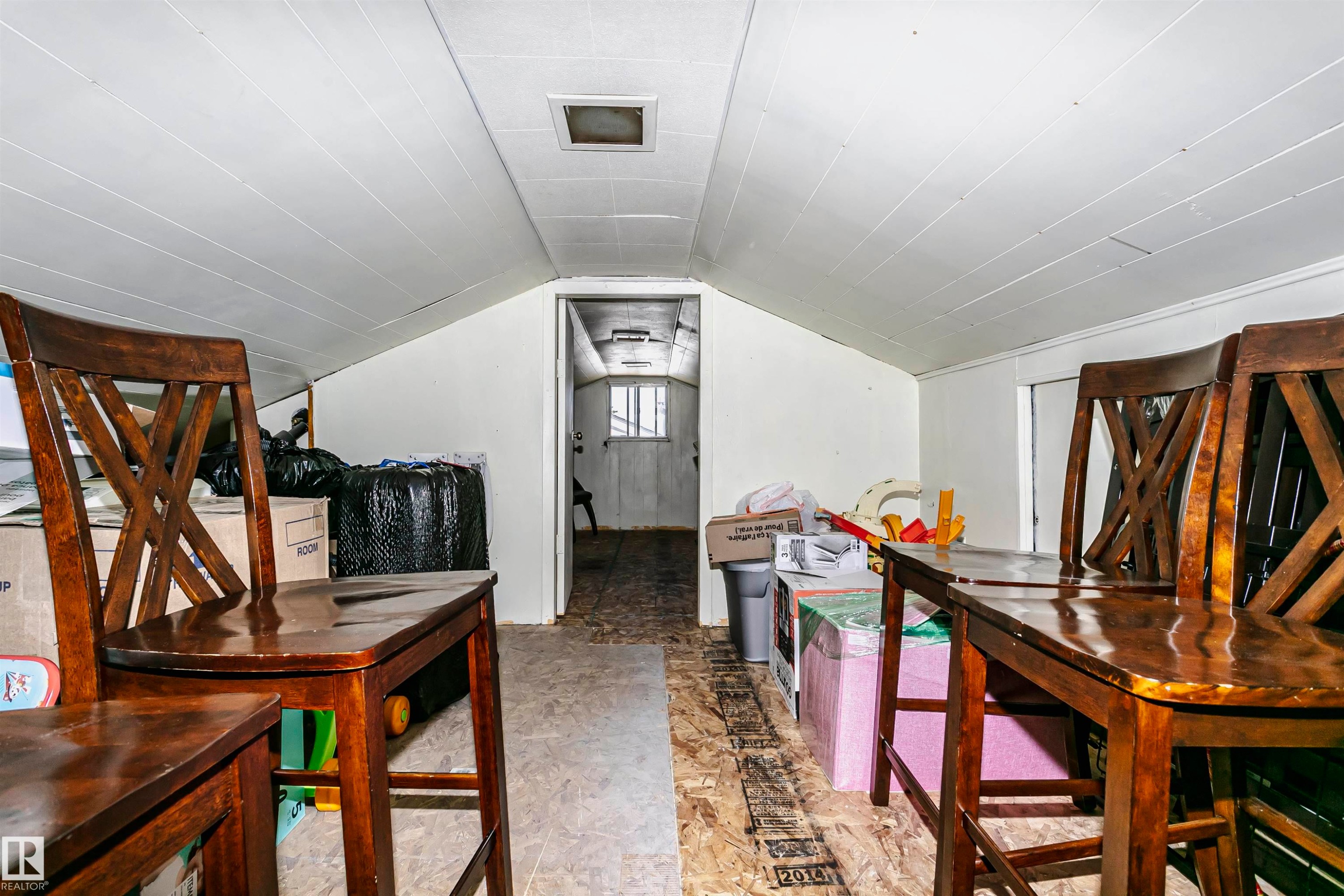 13104 128 Avenue Nw, Edmonton, AB - Indoor