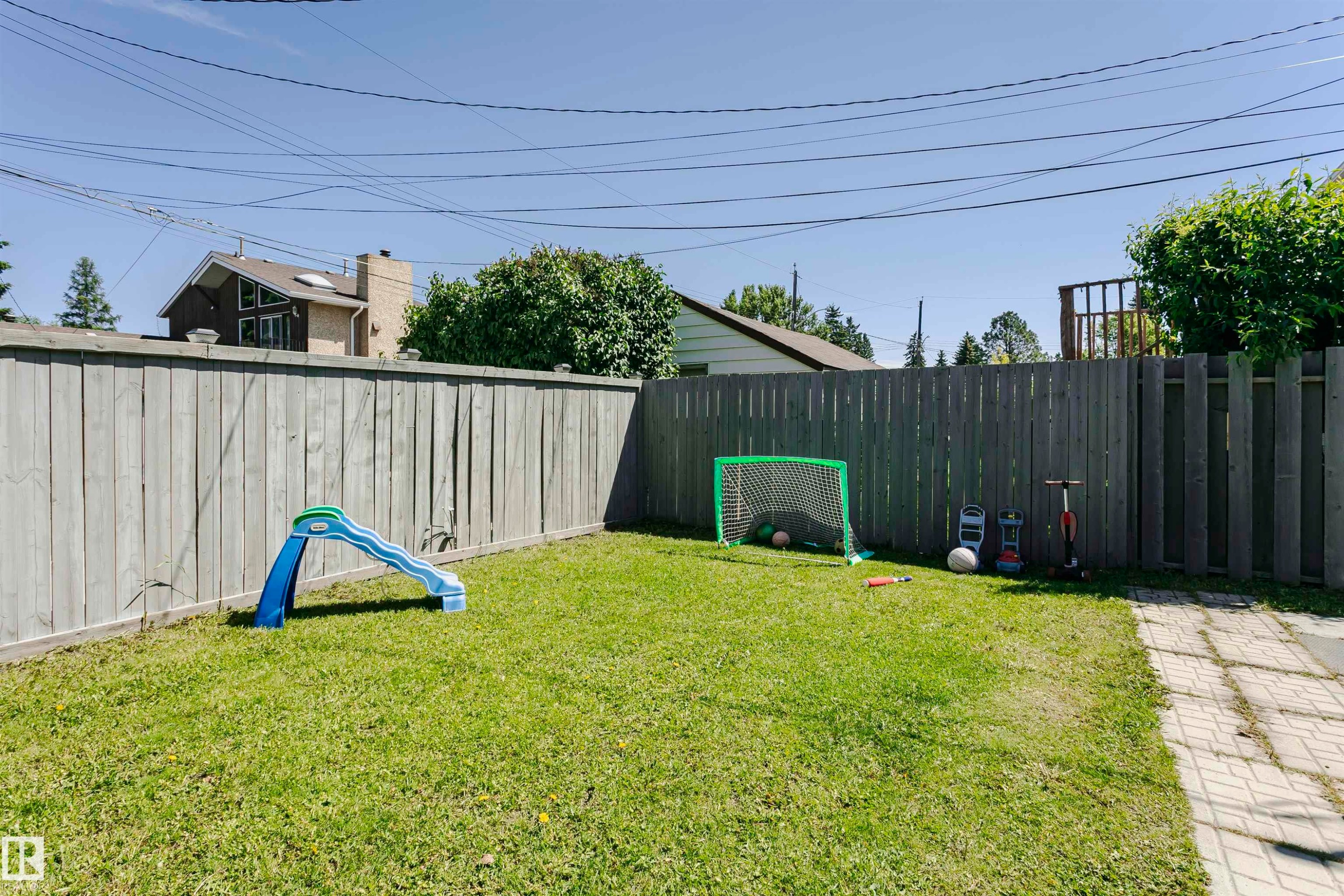 13104 128 Avenue Nw, Edmonton, AB - Outdoor